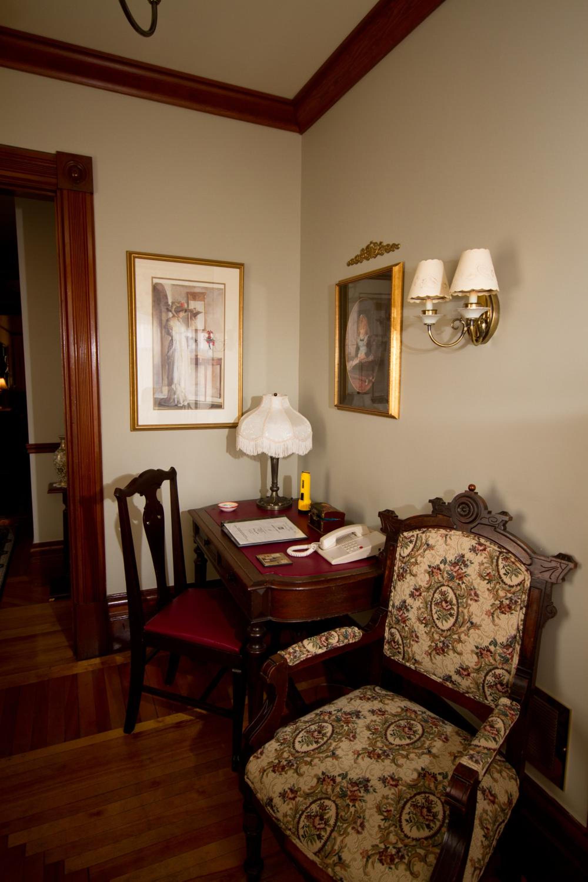 Victoria's Historic Inn