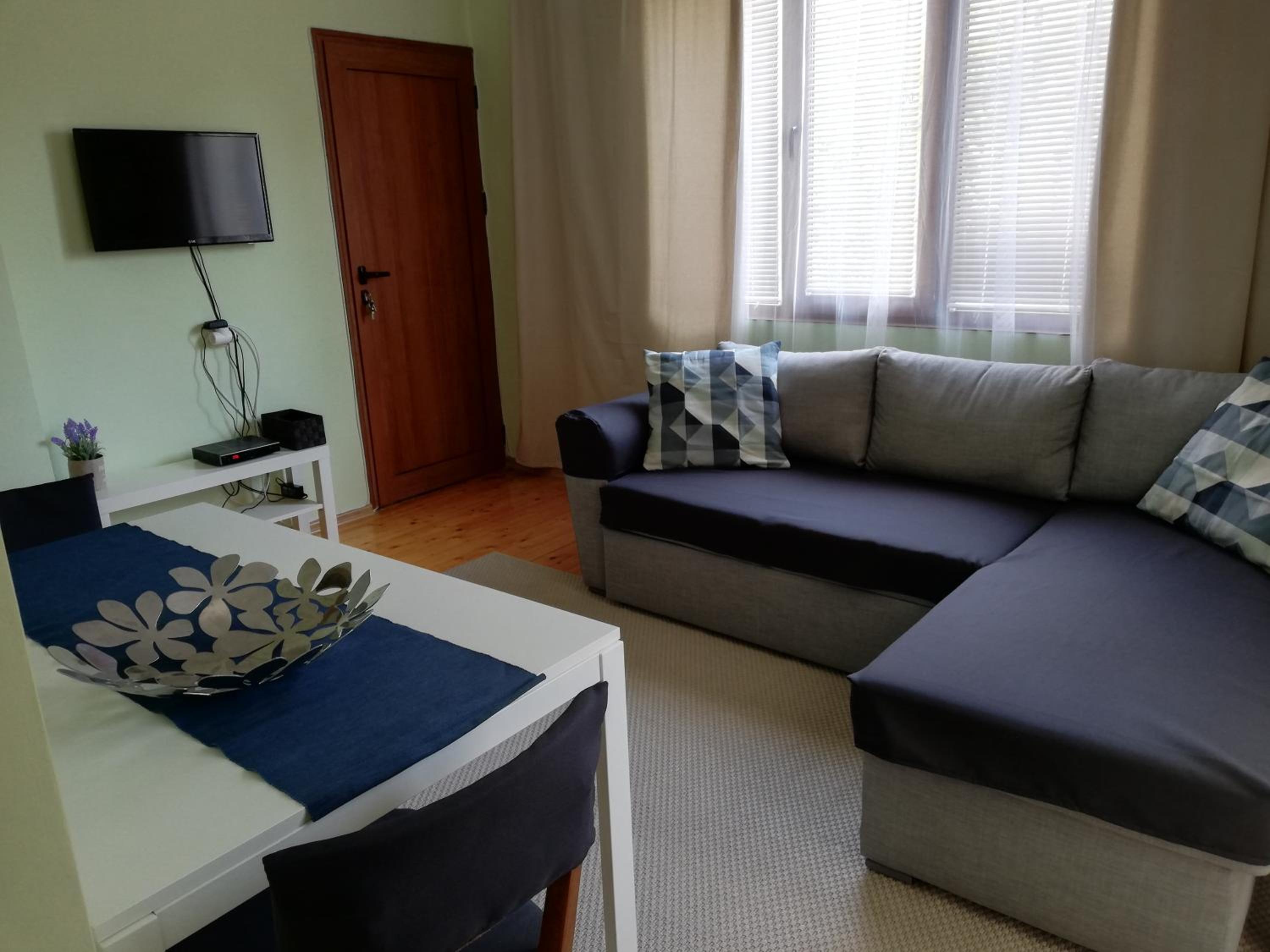 Red Peppers Apartment