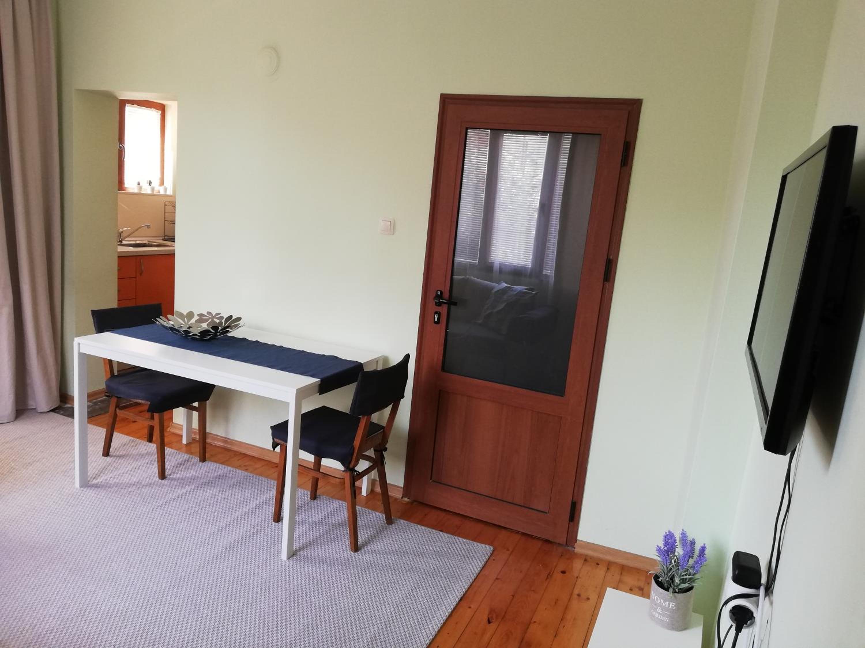 Red Peppers Apartment