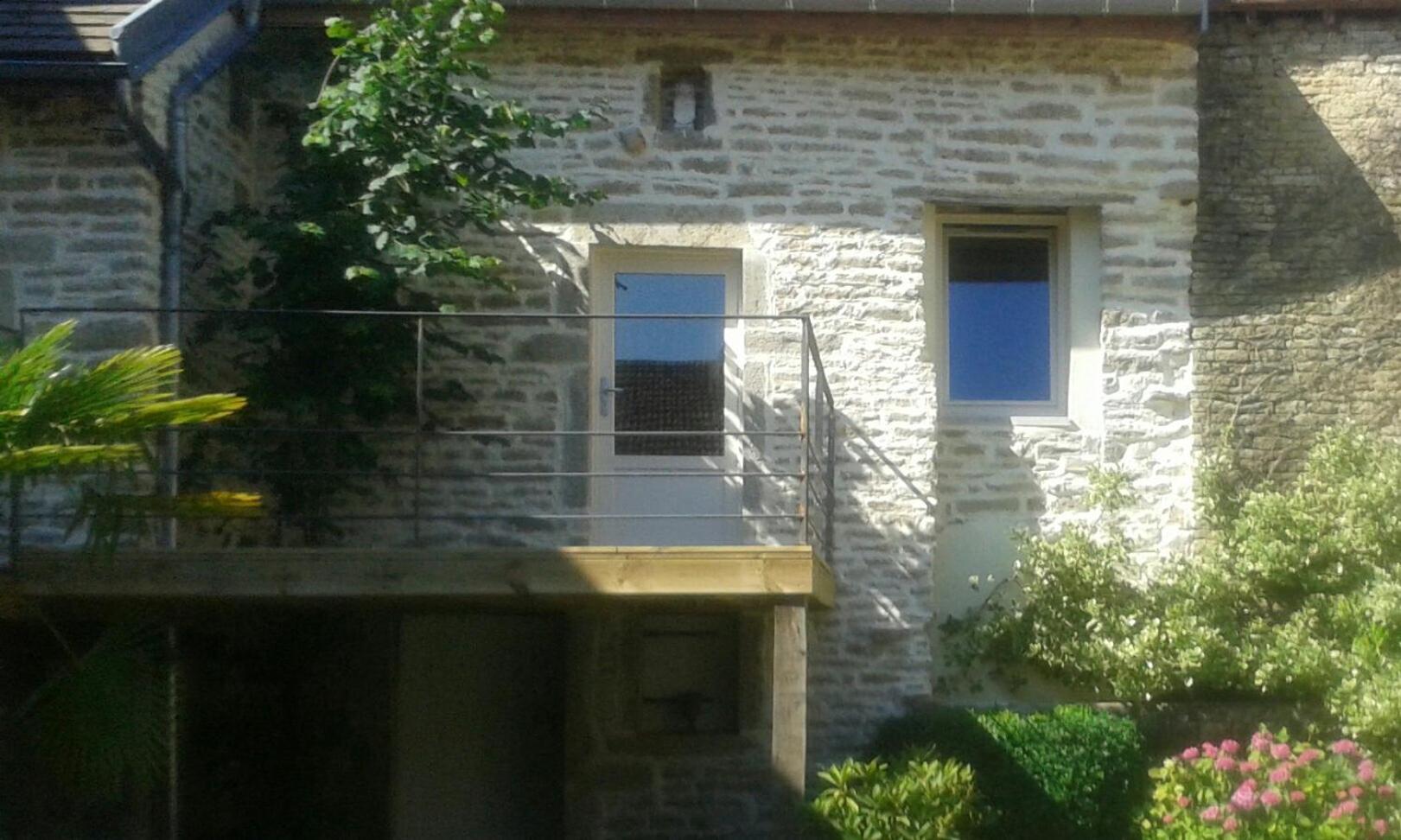 10 Côté Cour view 2