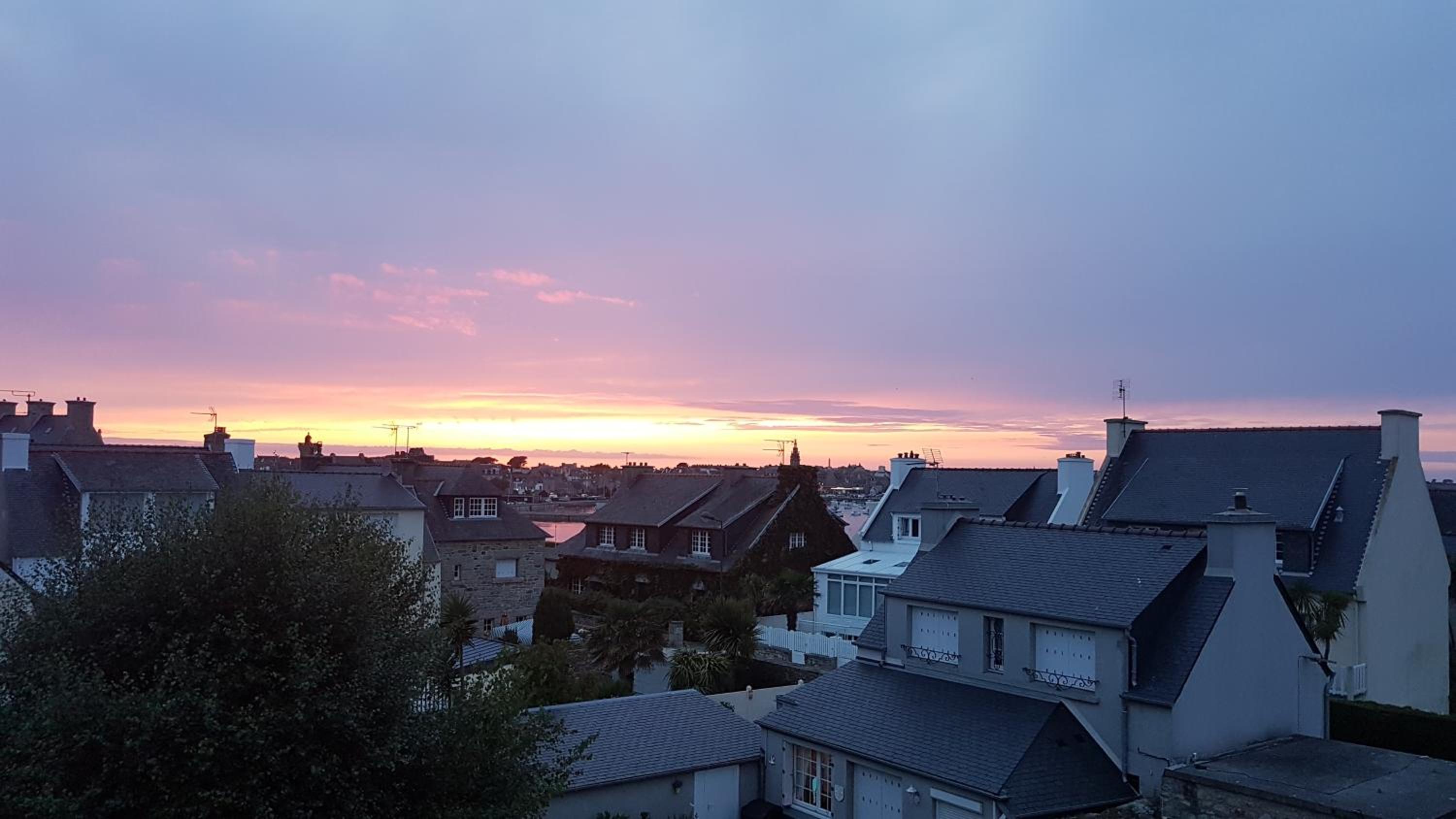 Roscoff Les Duons view 2