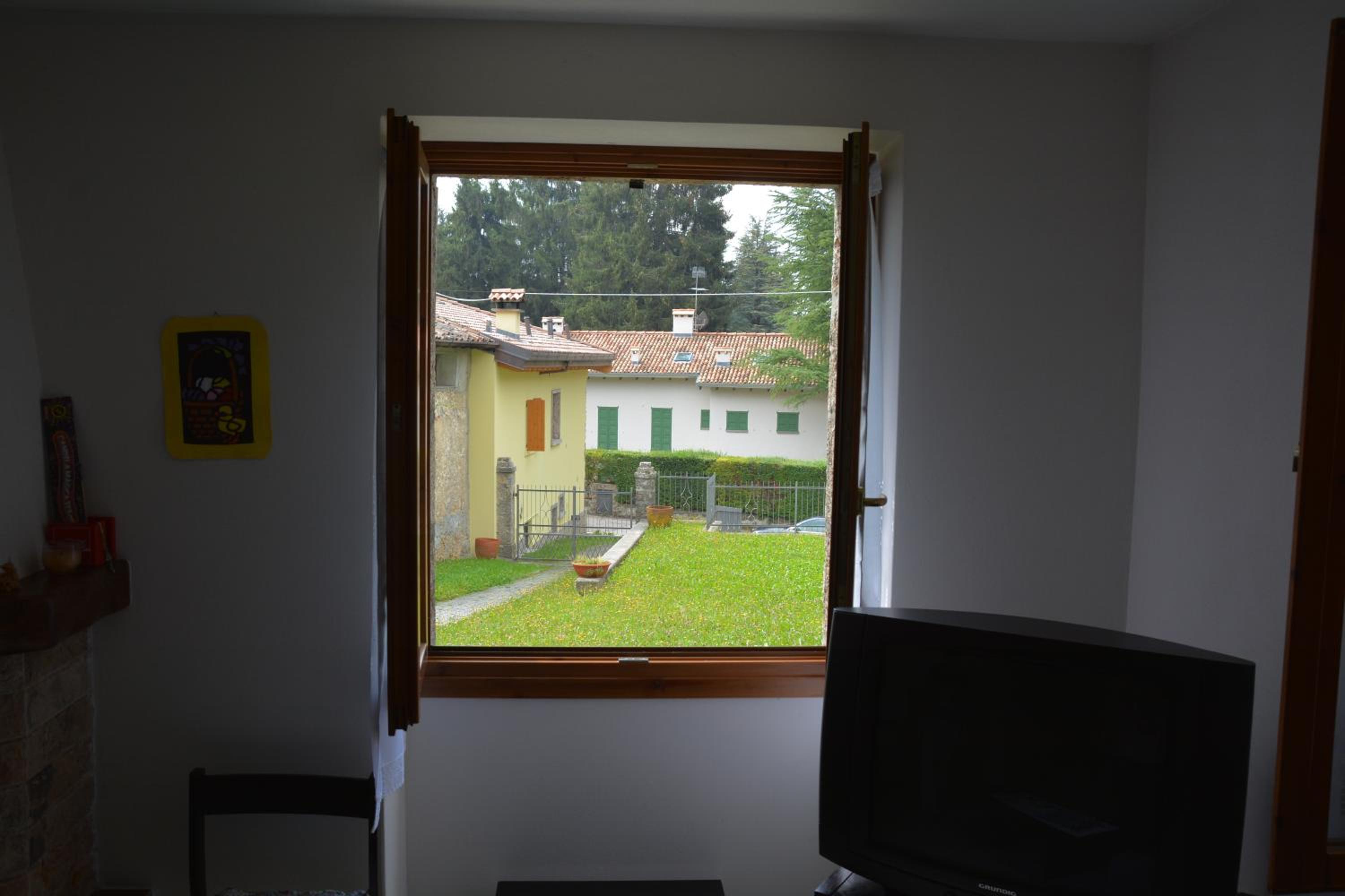 Photo 33