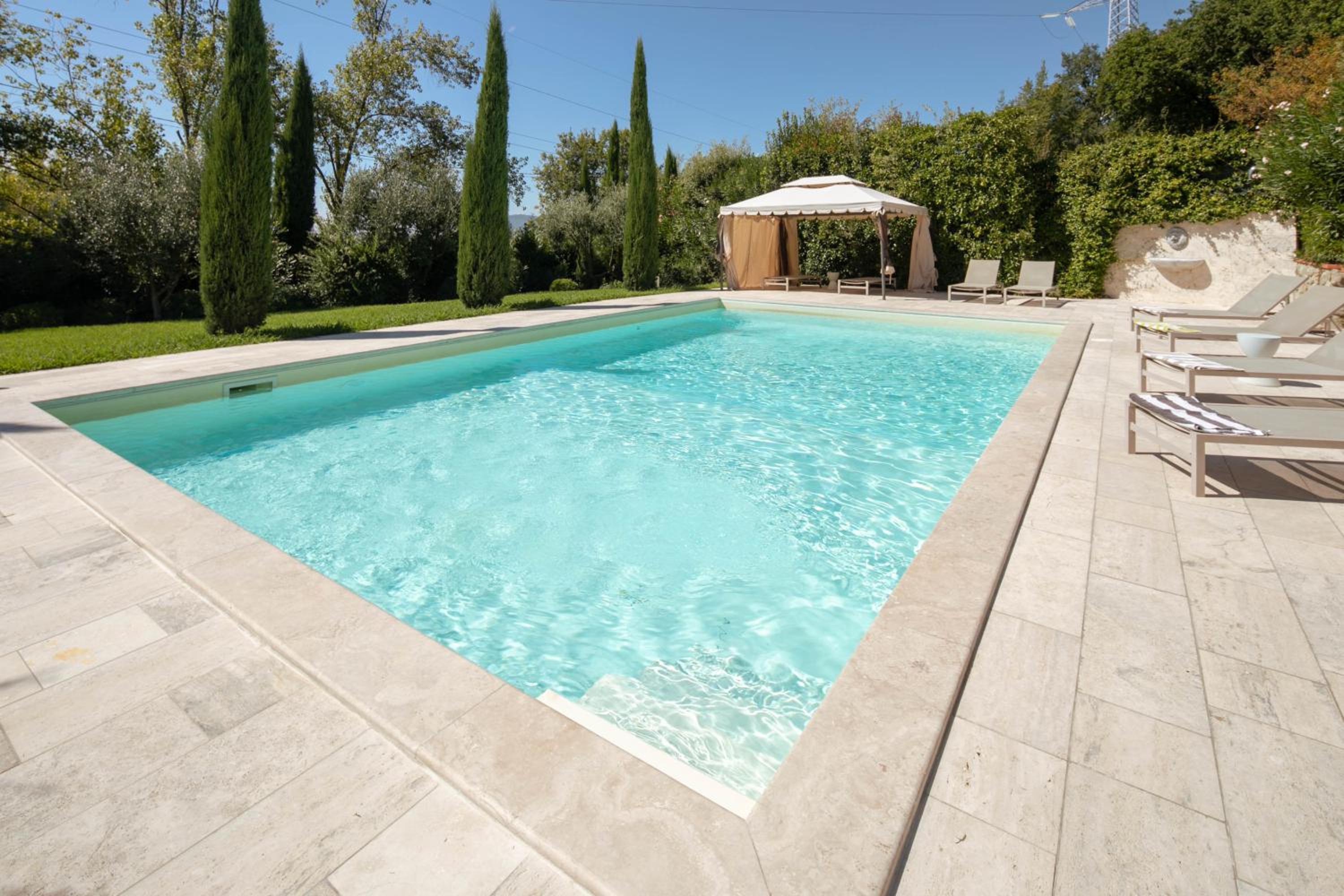 Villa Lunense by VacaVilla