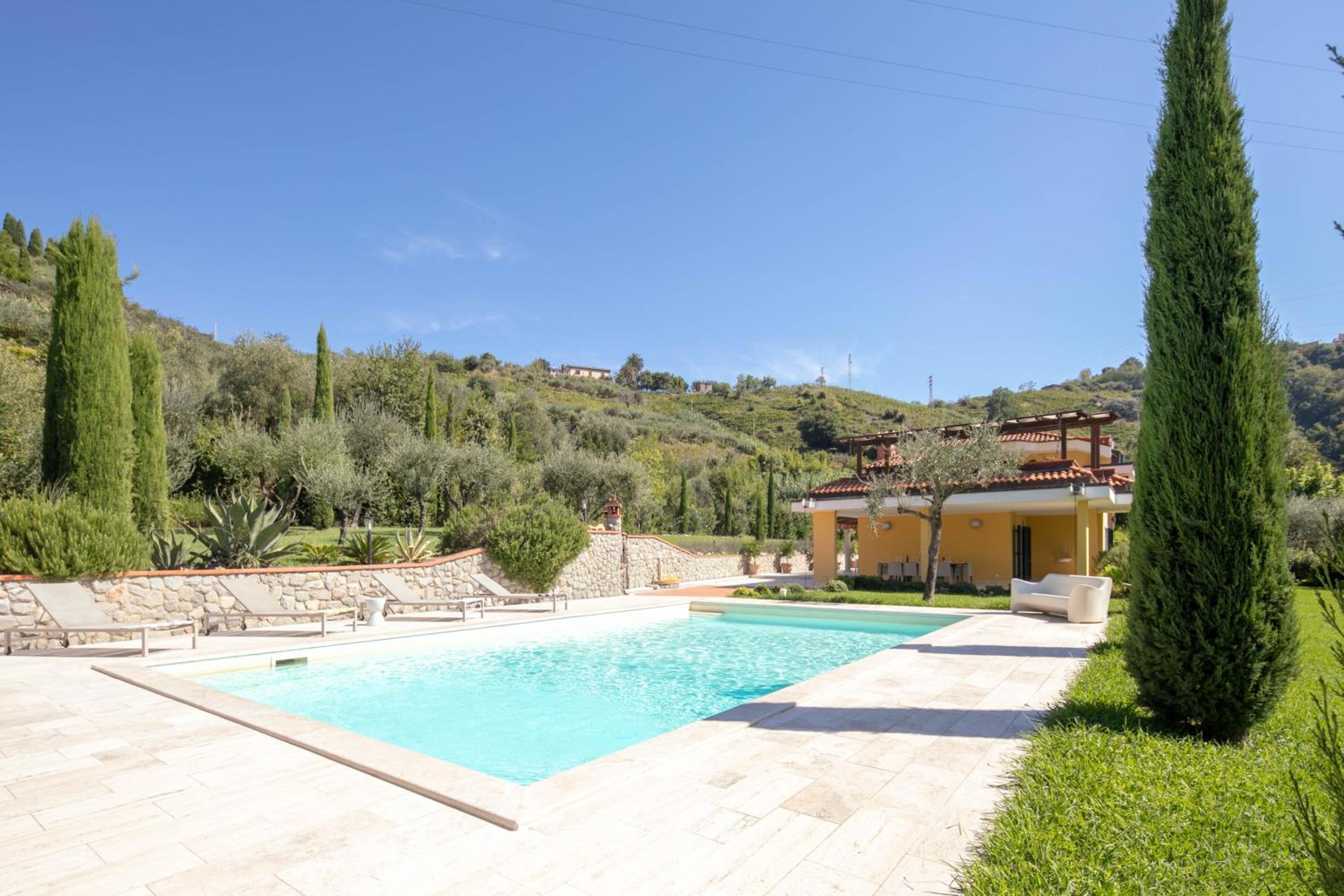 Villa Lunense by VacaVilla