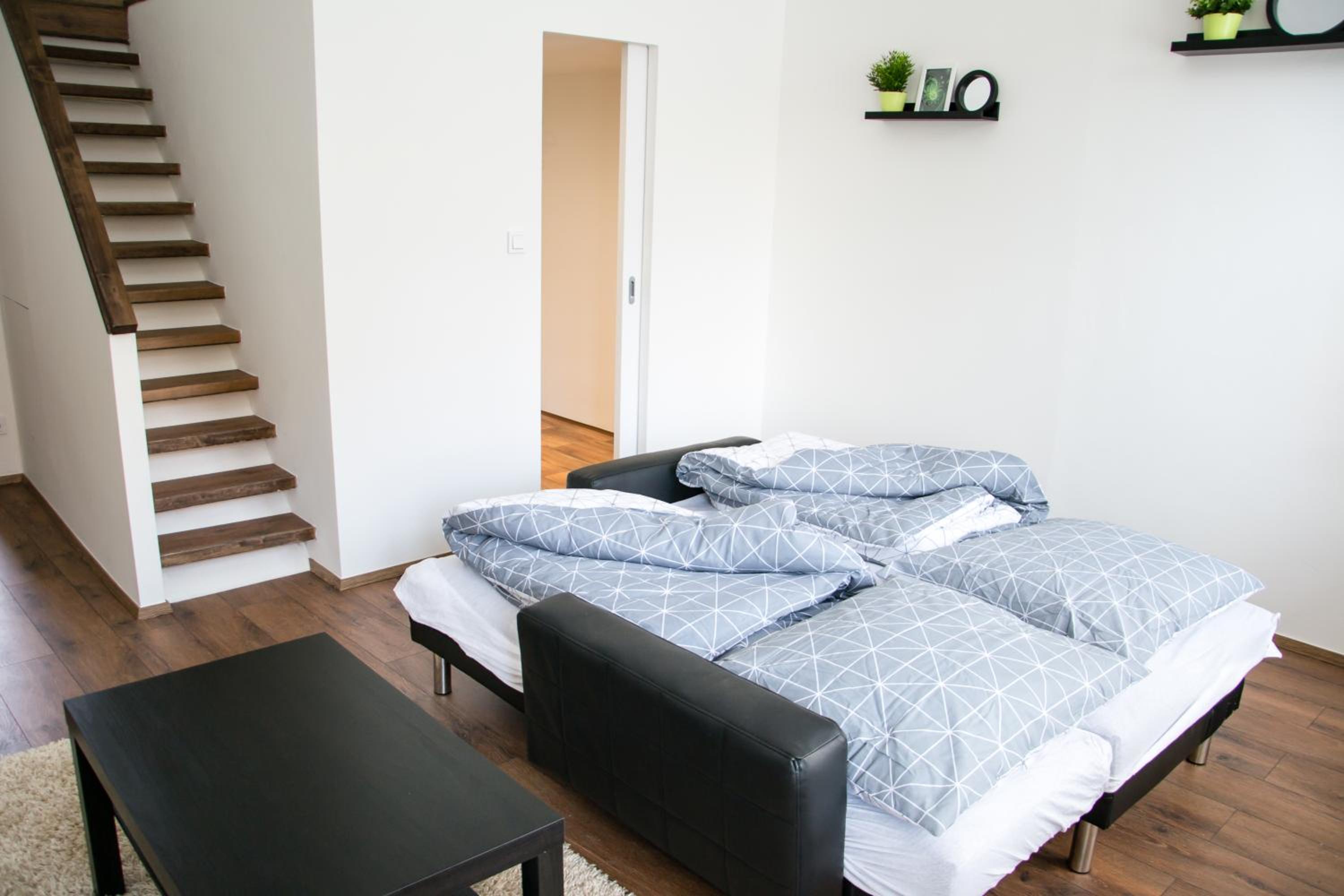 Sunny Aircon Apartment in the Centre of Slaný