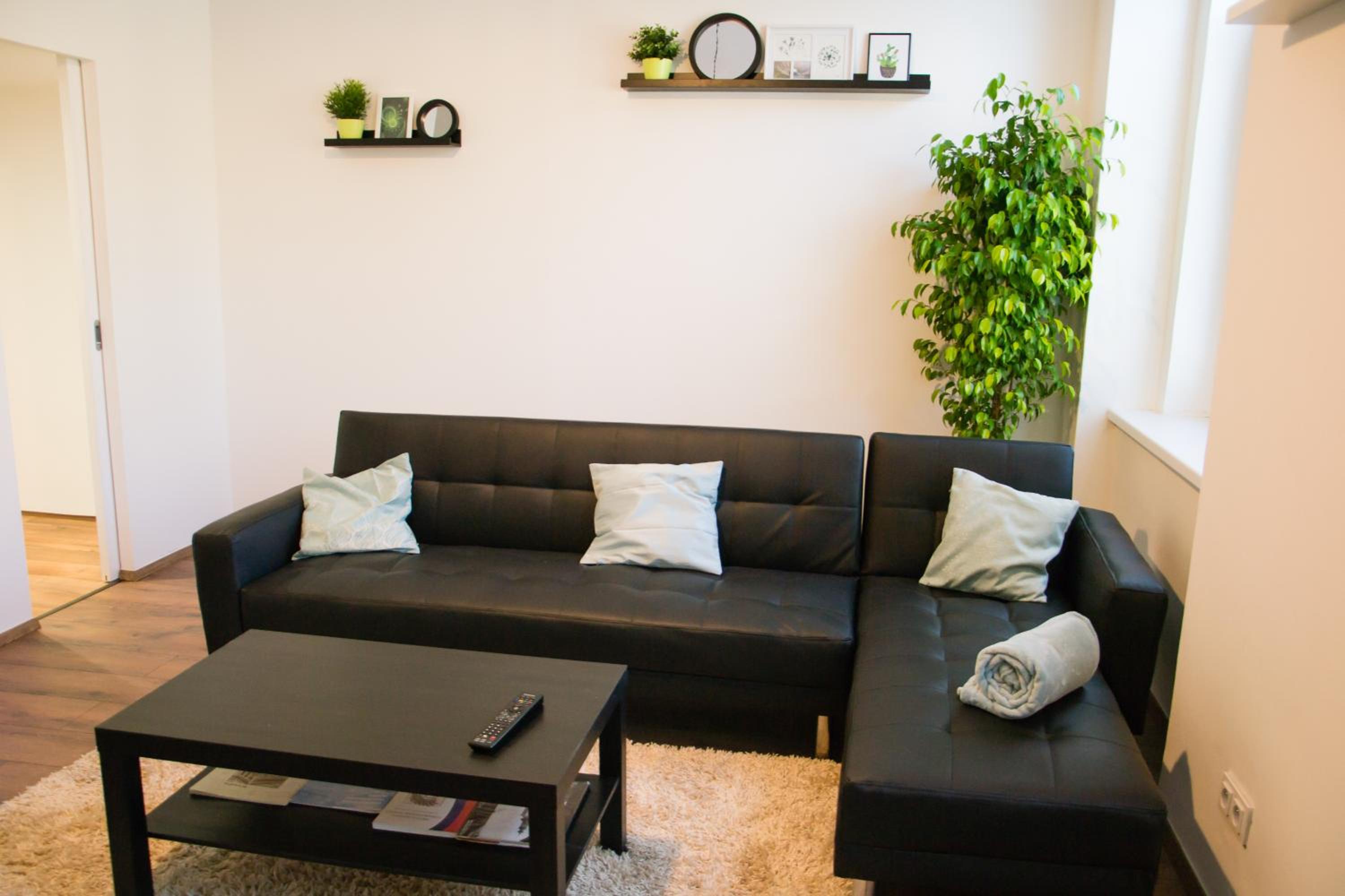 Sunny Aircon Apartment in the Centre of Slaný