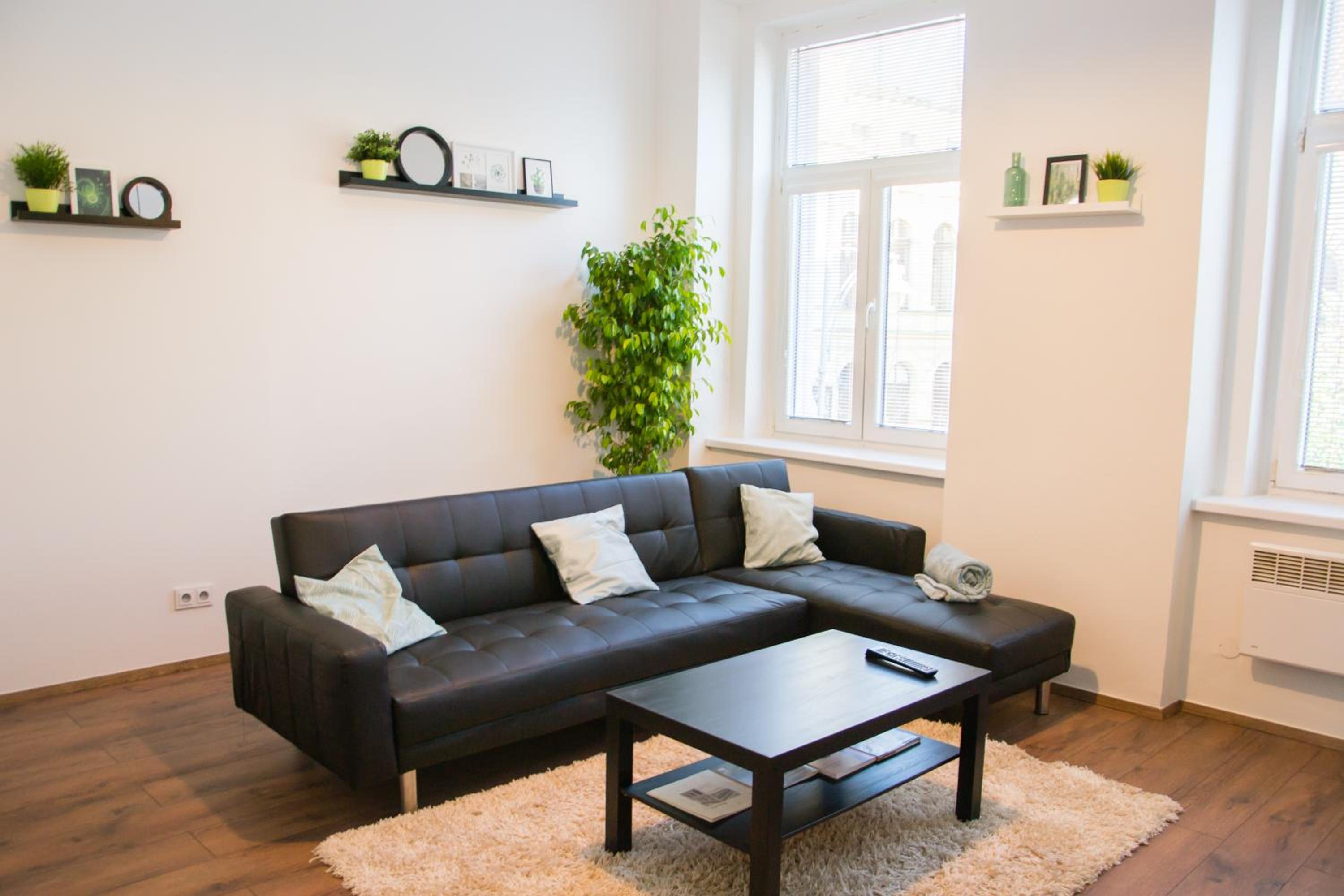 Sunny Aircon Apartment in the Centre of Slaný view 2