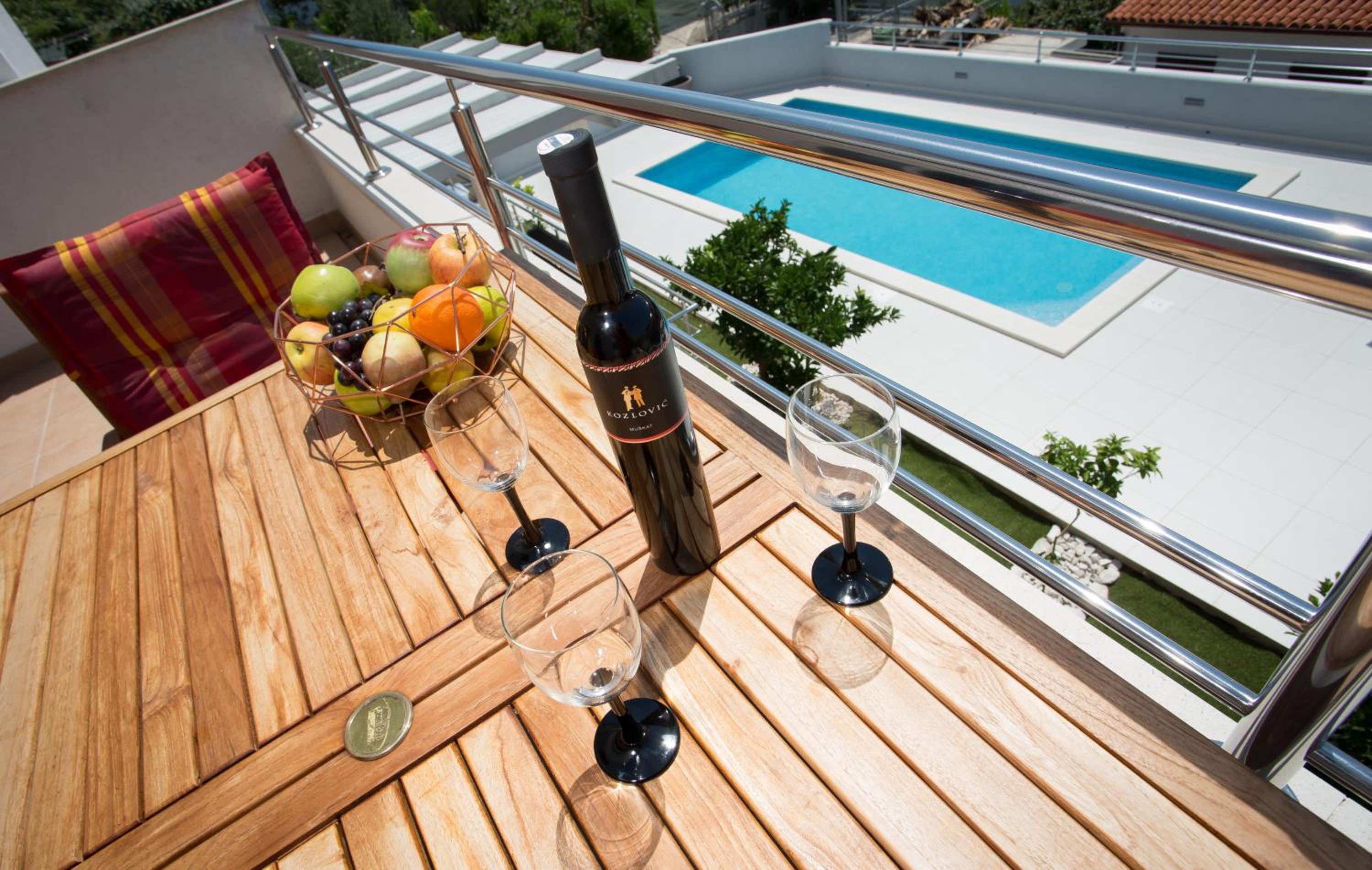 Charming modern house with the new swimming pool - apartment Maya 1