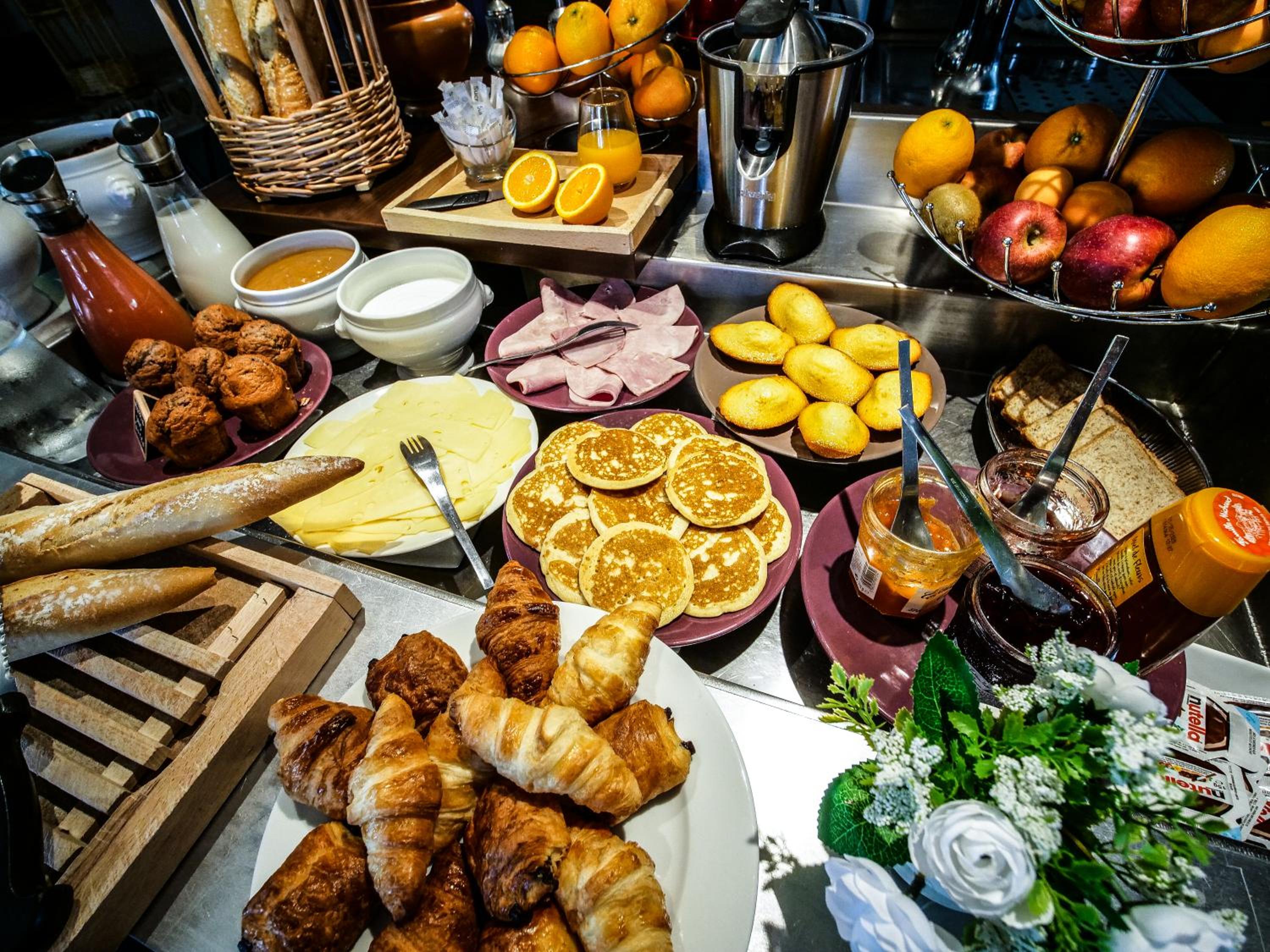 breakfast buffet