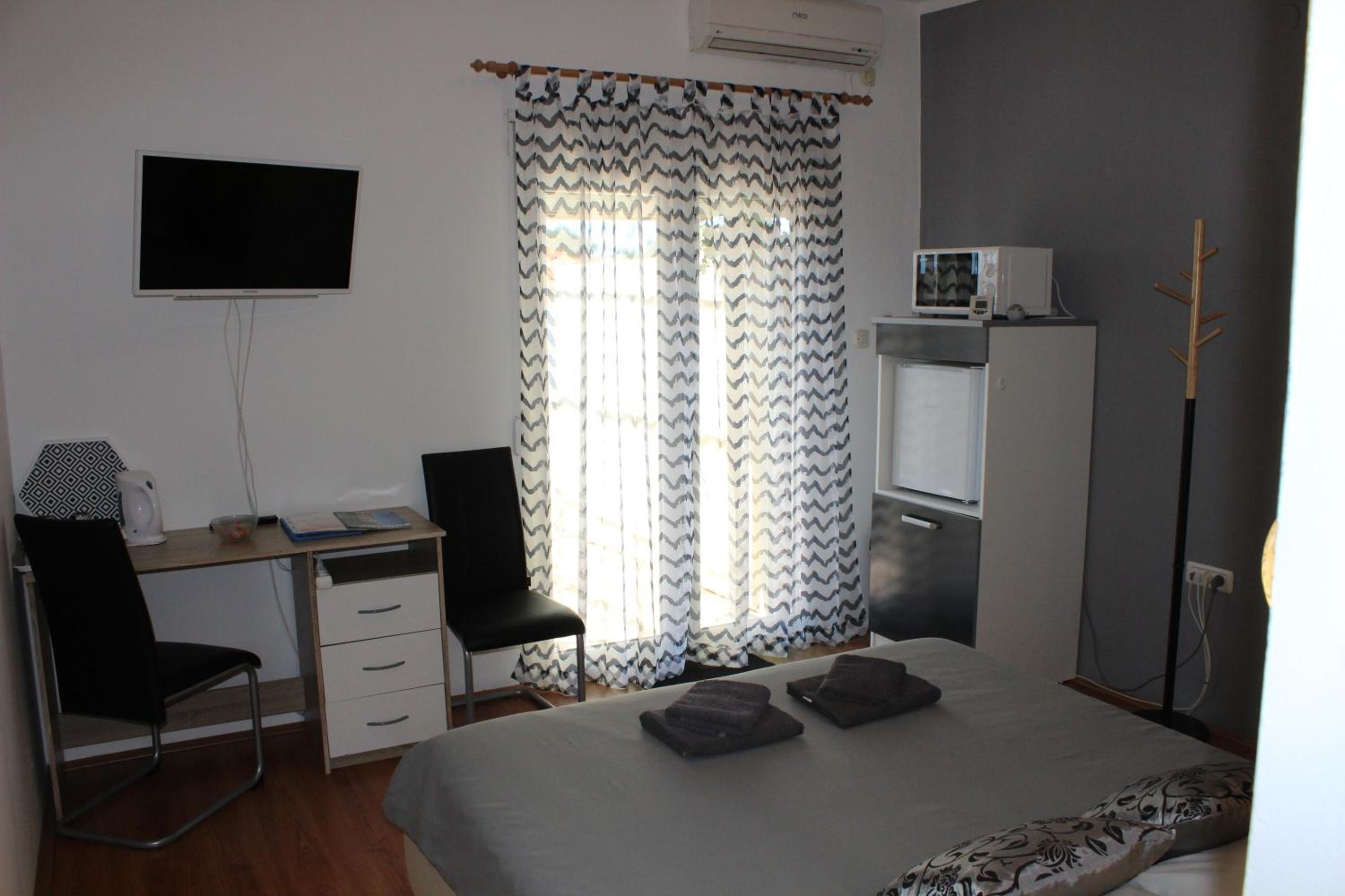 Apartments & Rooms Tea view 2