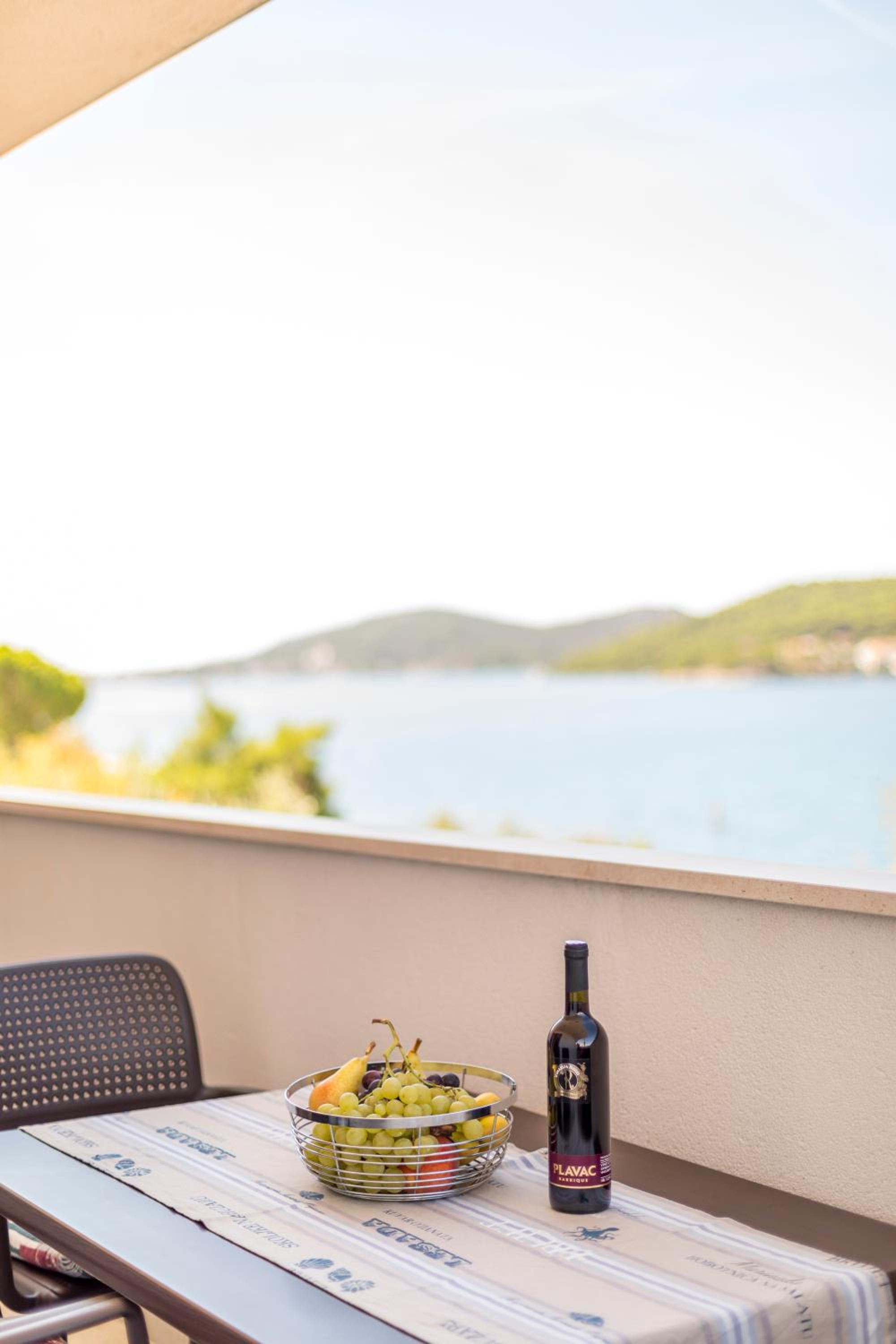 Apartmani Marinela view 3