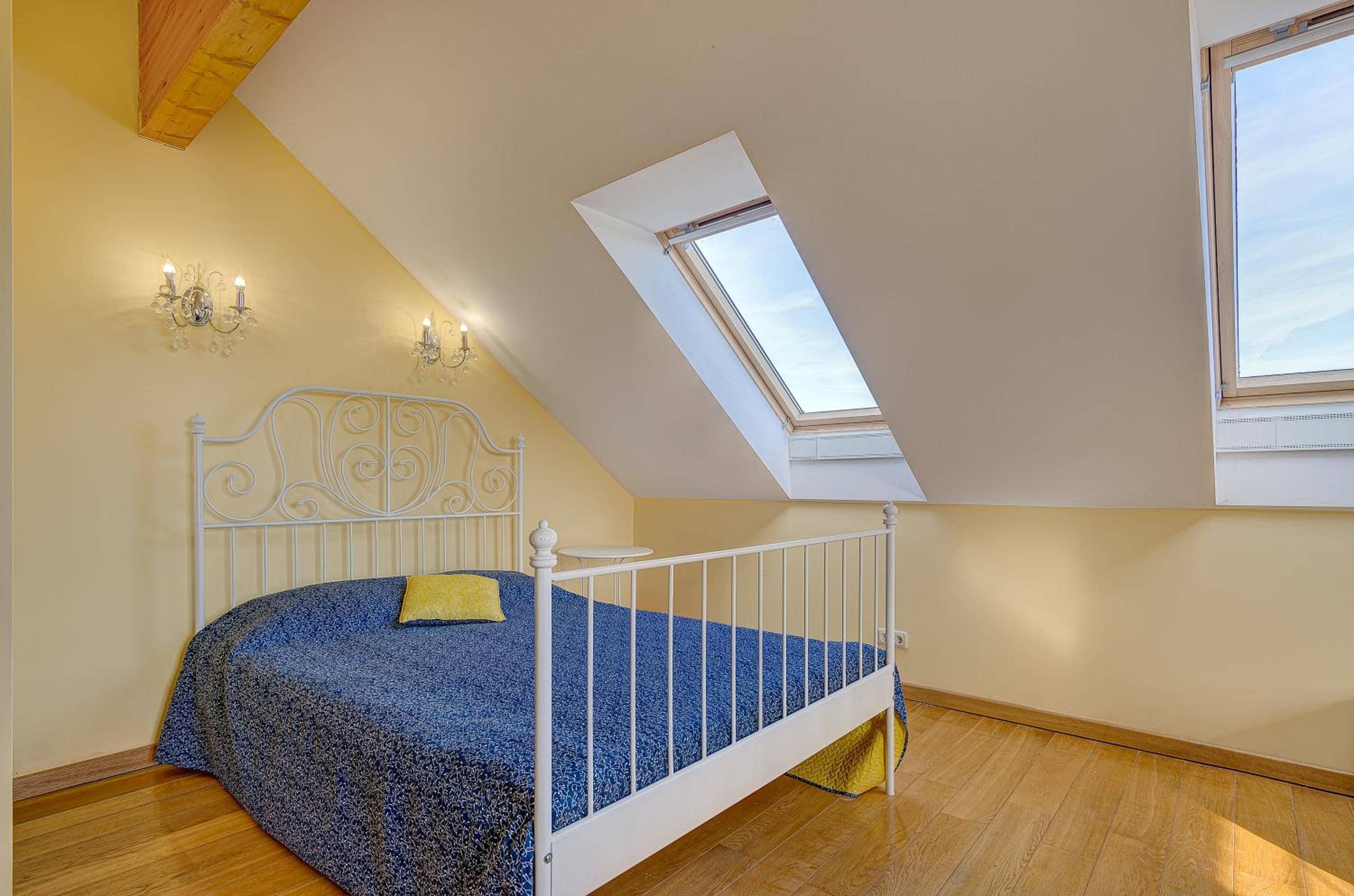 Spacious Villa with Large Hall