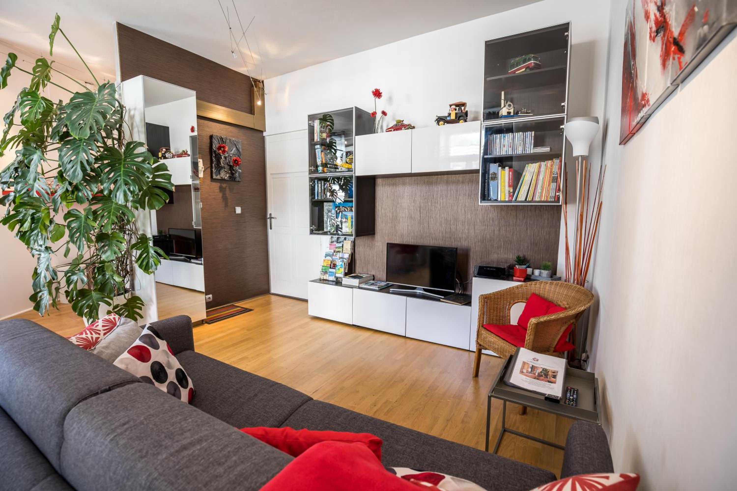 Hibiscus Apartment view 3