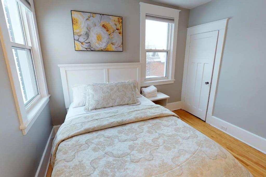 Bright, Clean, Private. In the Heart of Downtown! Parking, Wi-Fi and Netflix included