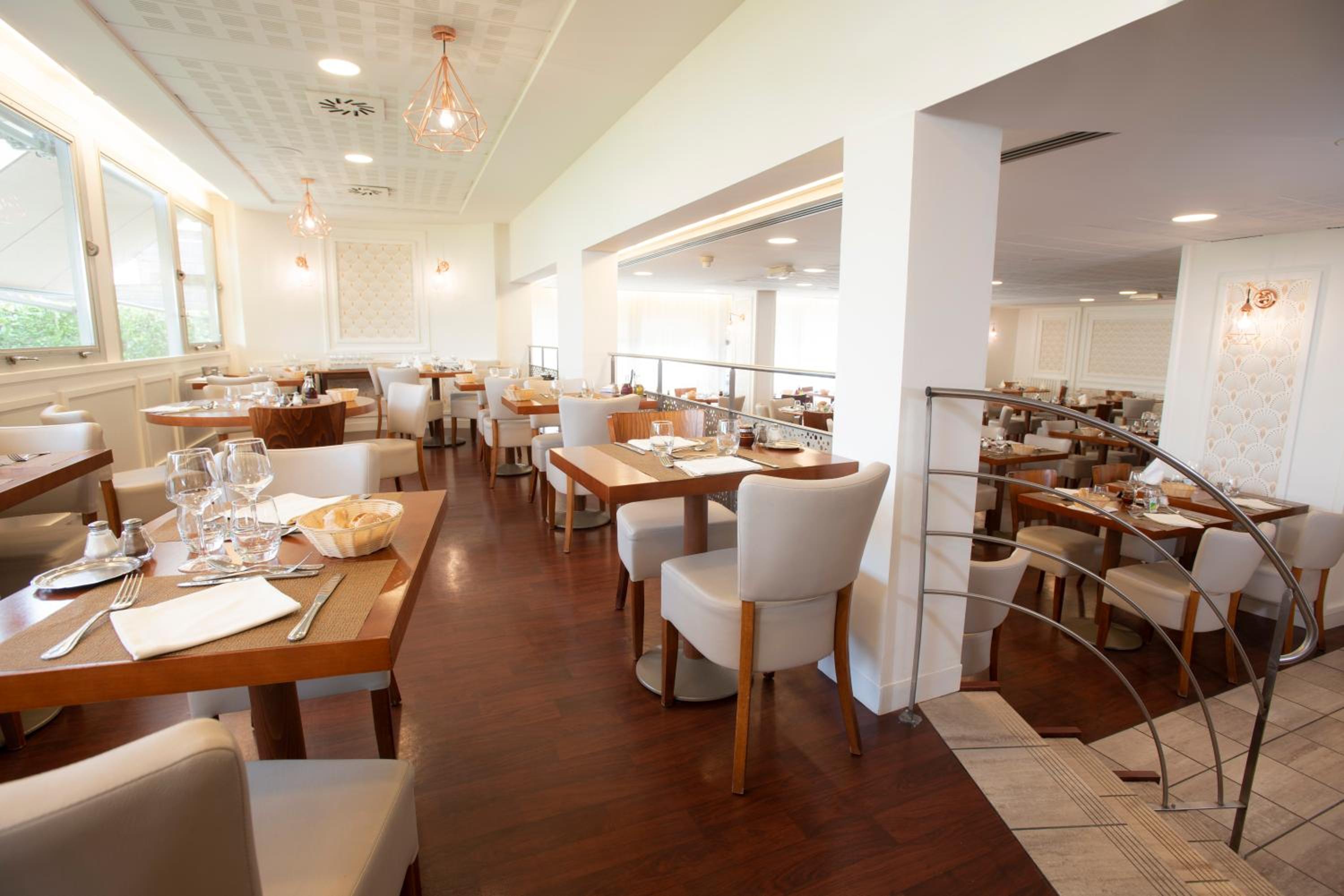 Dax Vacations - Grand Hotel - Property Image 8