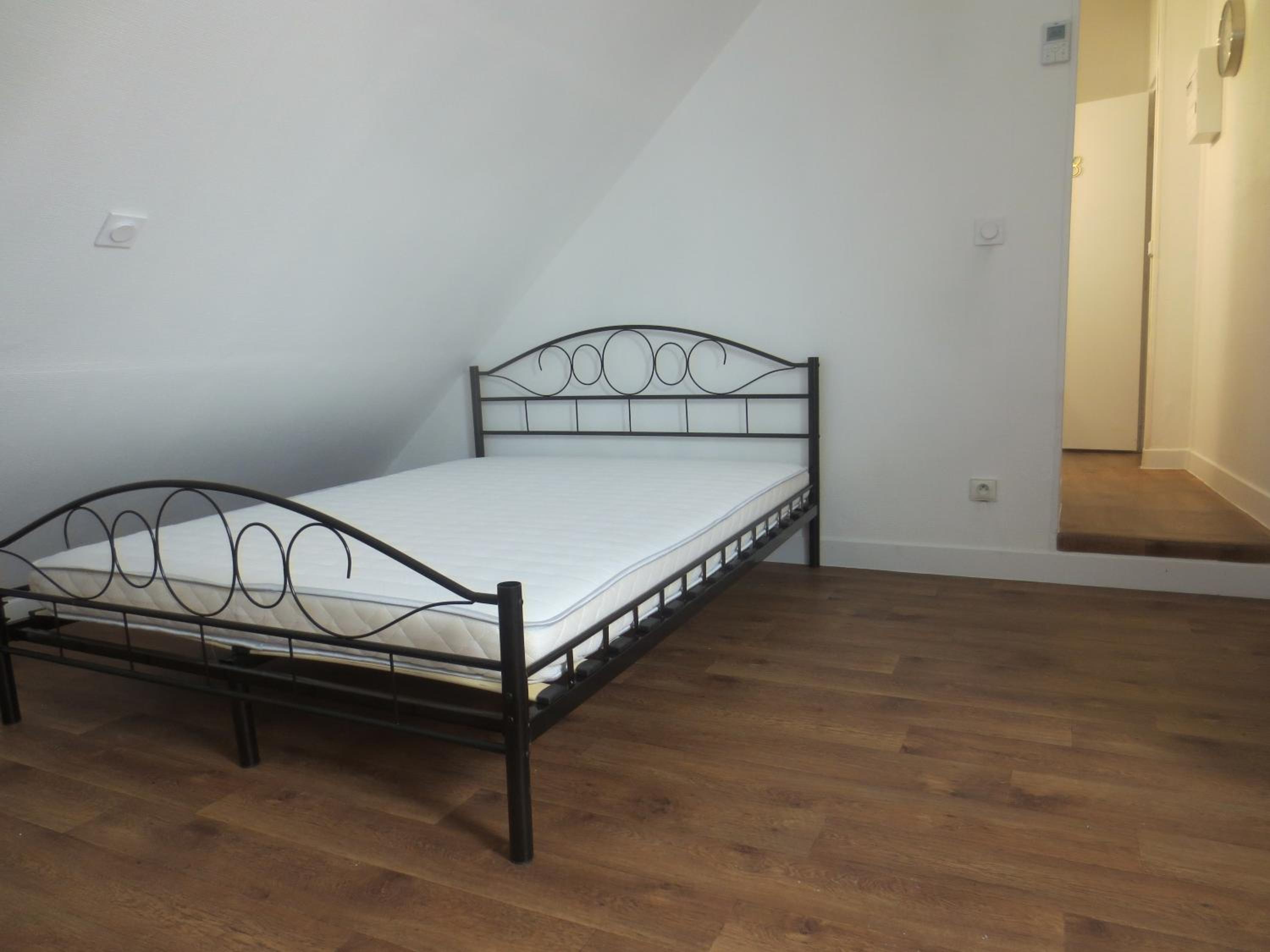 Appartements et studios meublés au centre ville d'Ouzouer Sur Loire view 4