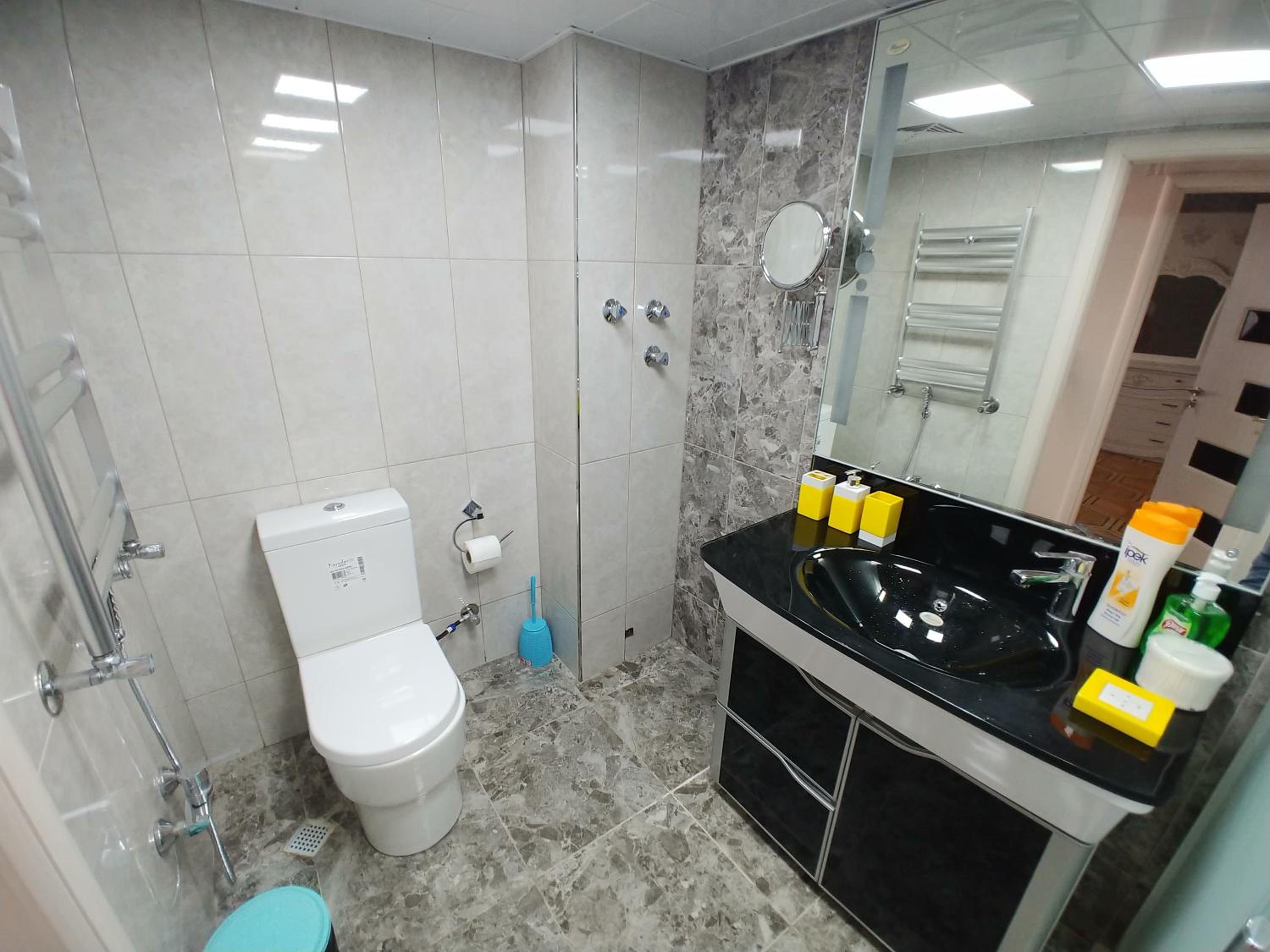 Deluxe Apartment with Sea and F1 View