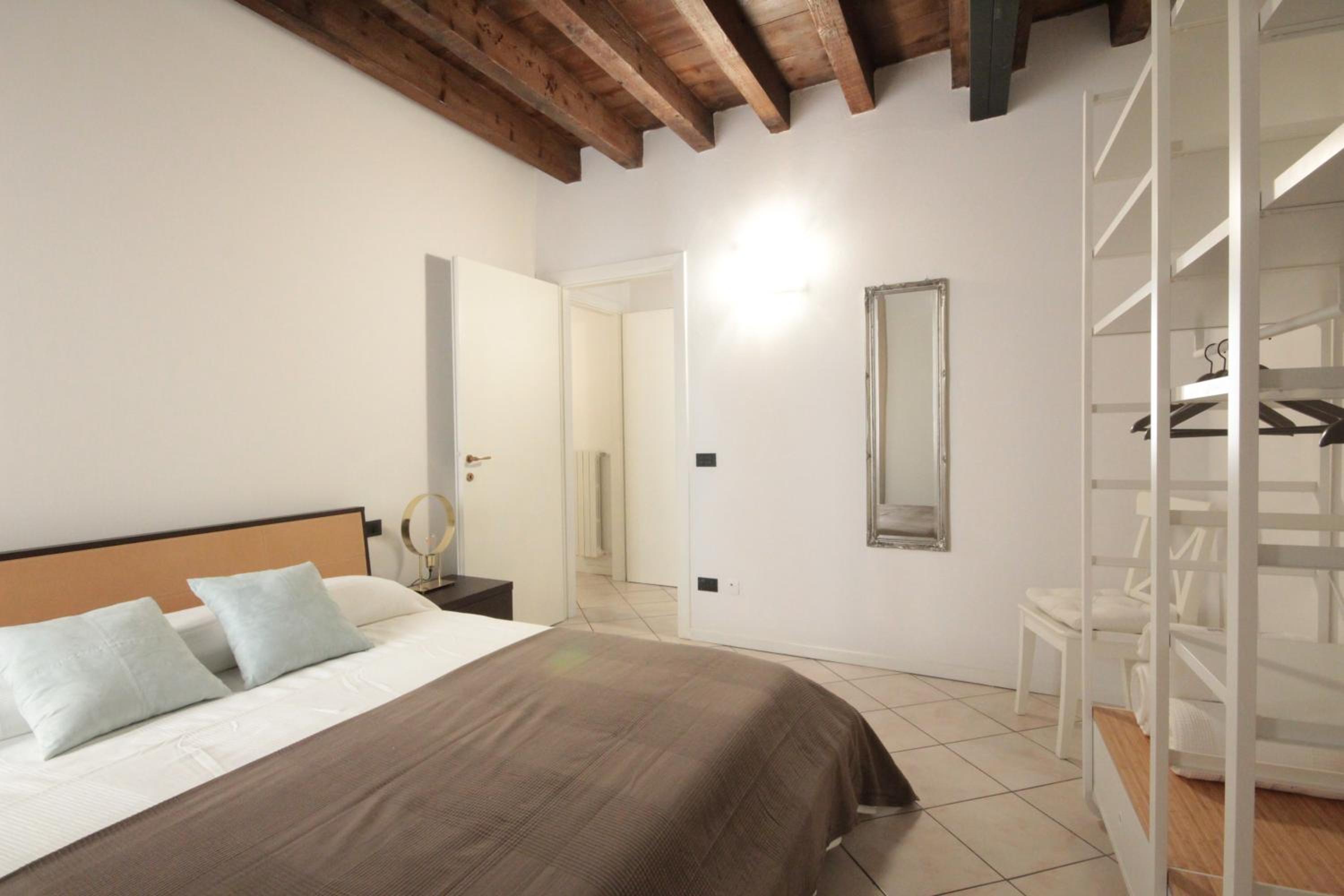 INTERNO 4 - central cozy new flat view 2