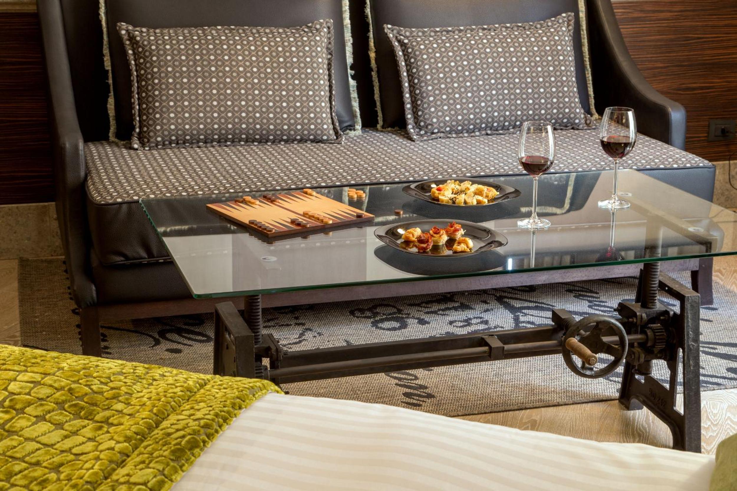 The Inn Apartments Forum by The Goodnight Company