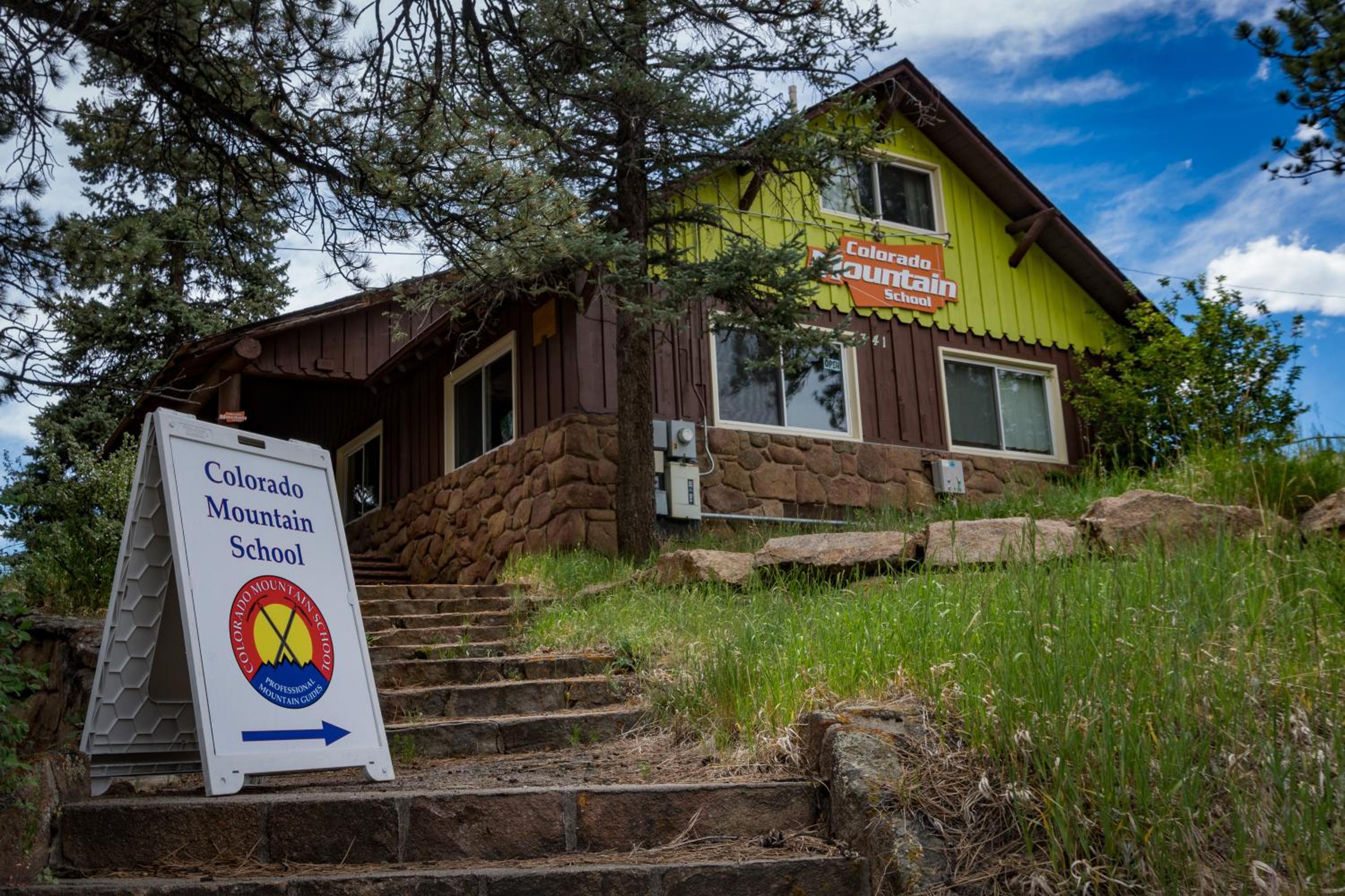 Estes Park Adventure Hostel - Property Image 2