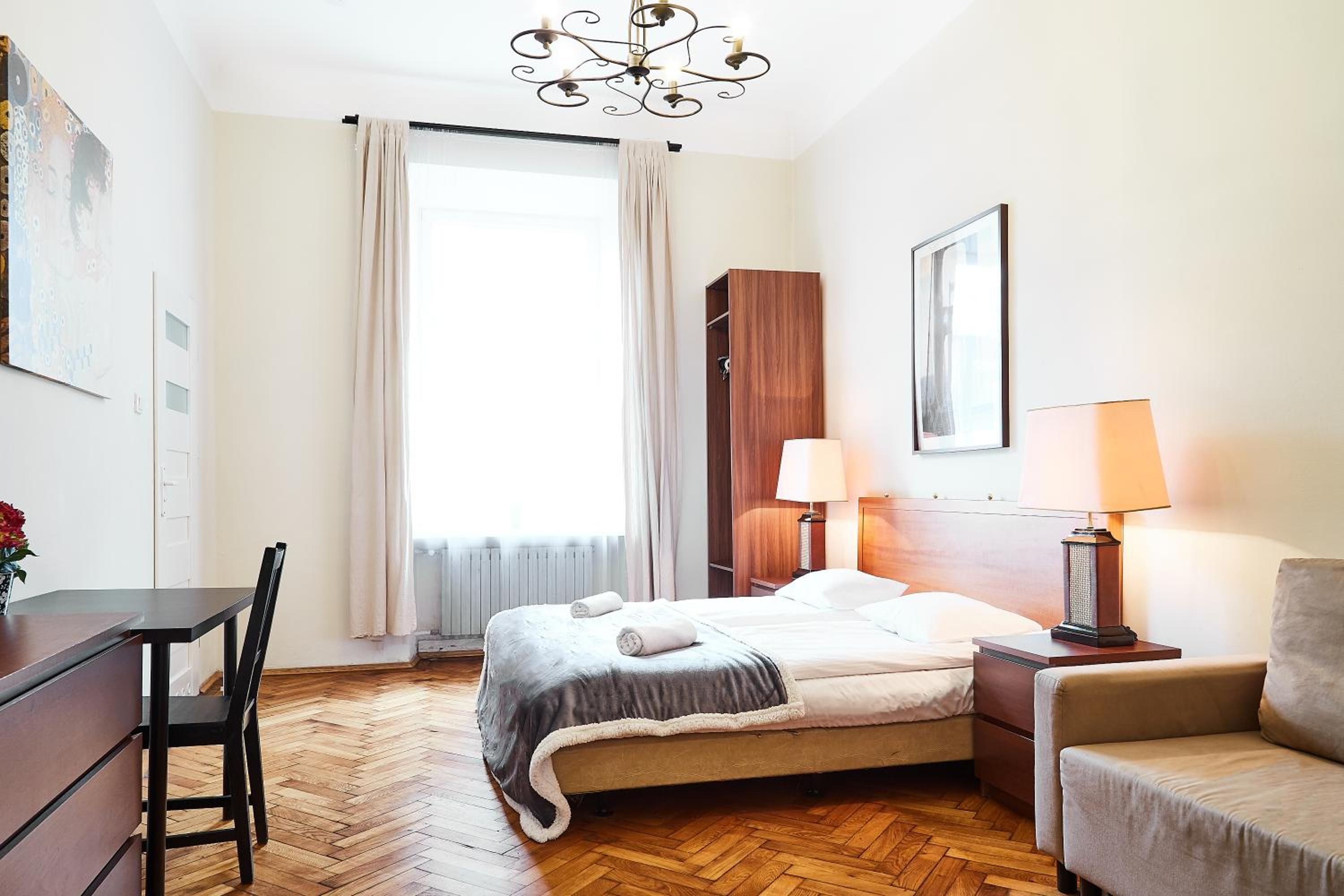 Prestige location apartments Pijarska street view 5