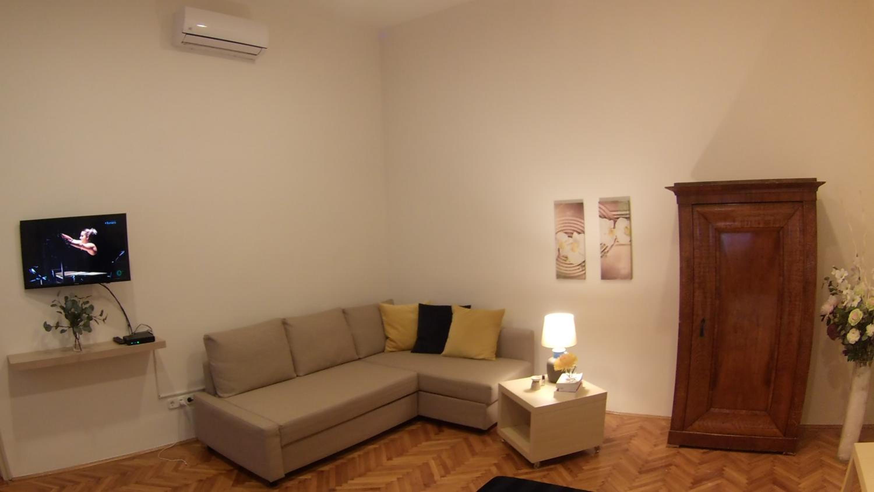 Opera Dream Apartment
