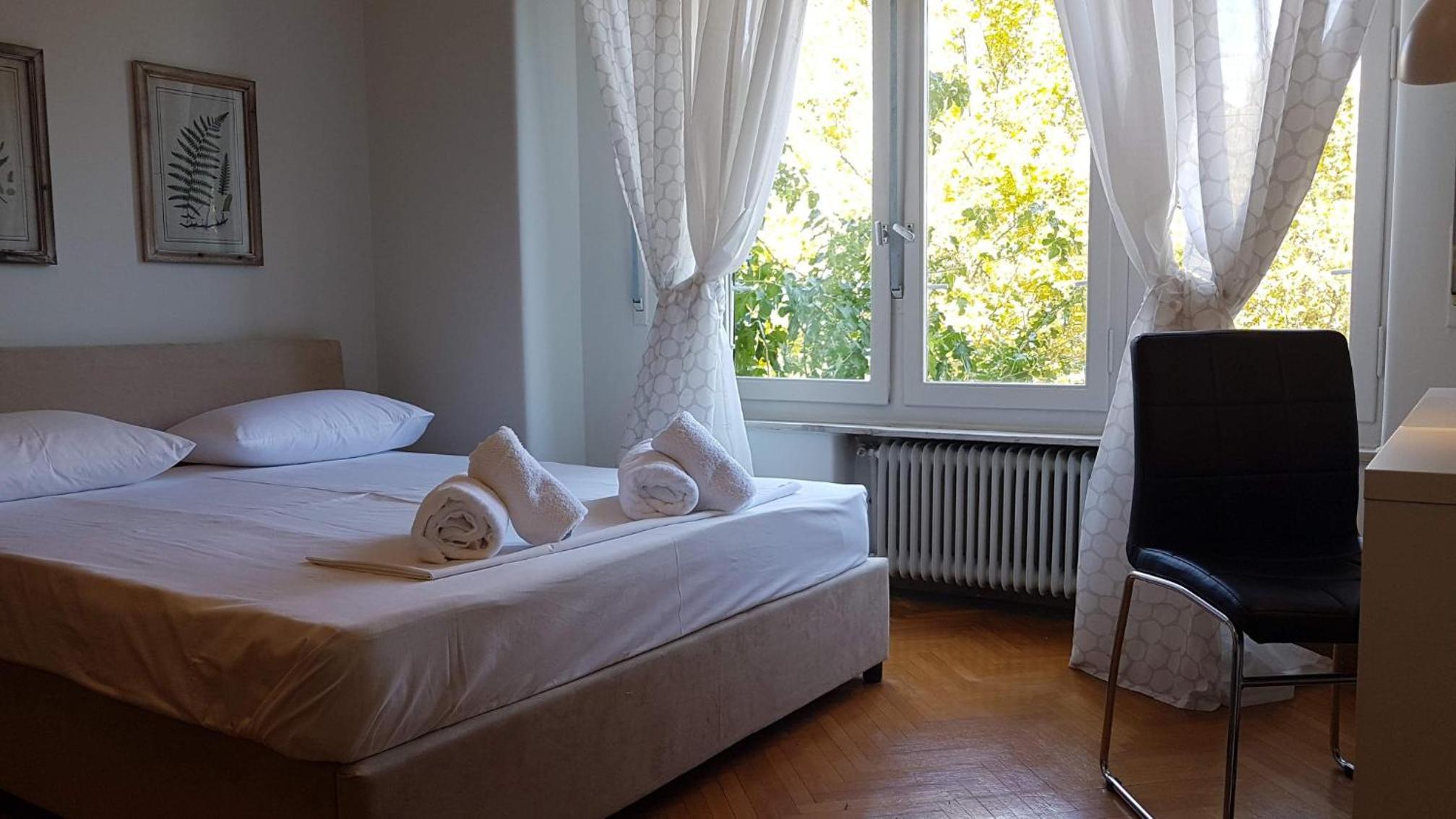 Violet Errathens Apartment - Athens Center, 7 BD, 3 BATH