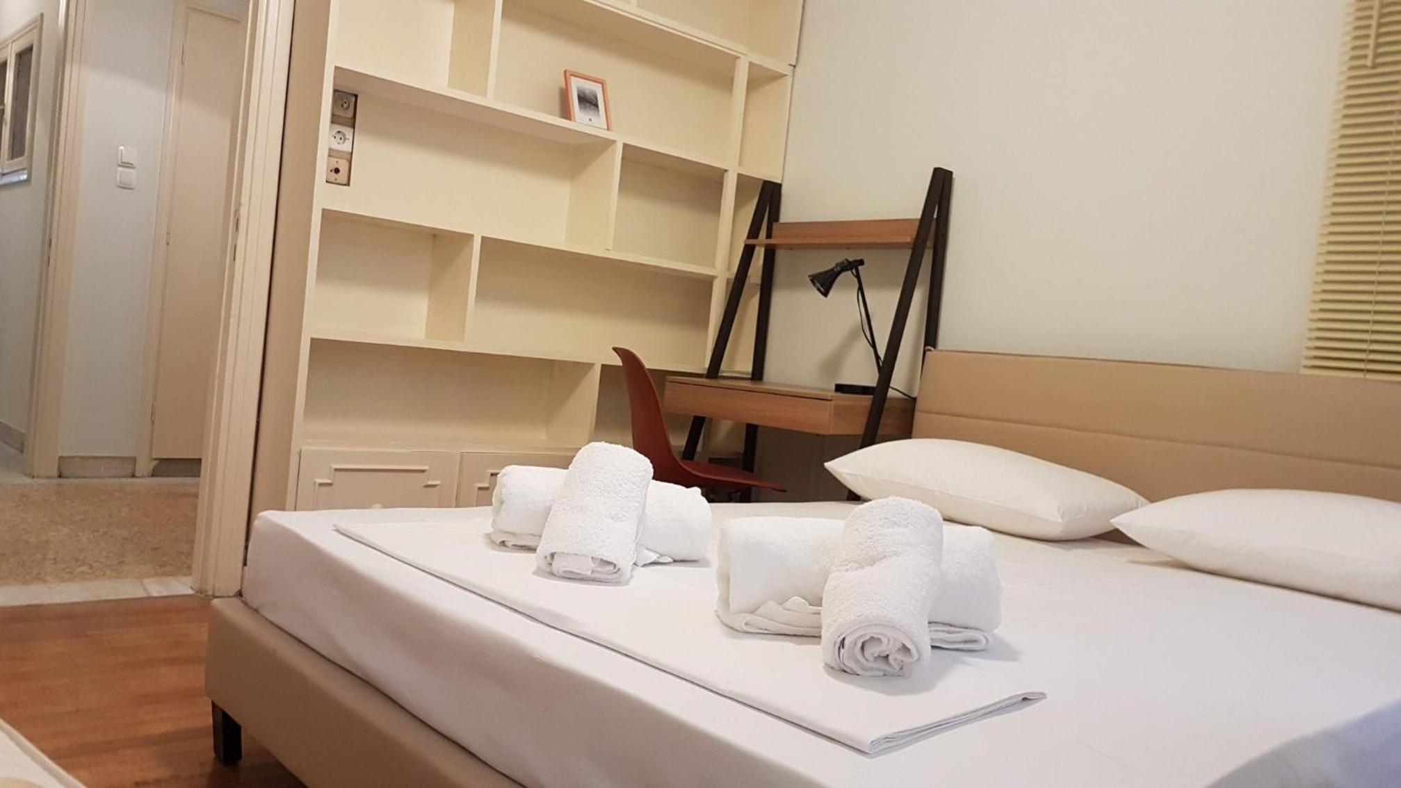 Violet Errathens Apartment - Athens Center, 7 BD, 3 BATH