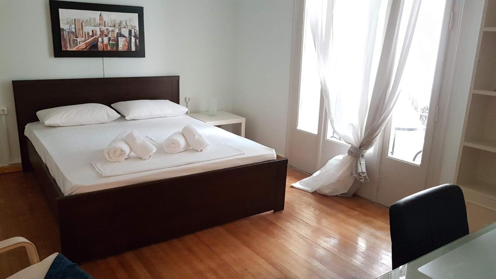 Violet Errathens Apartment - Athens Center, 7 BD, 3 BATH