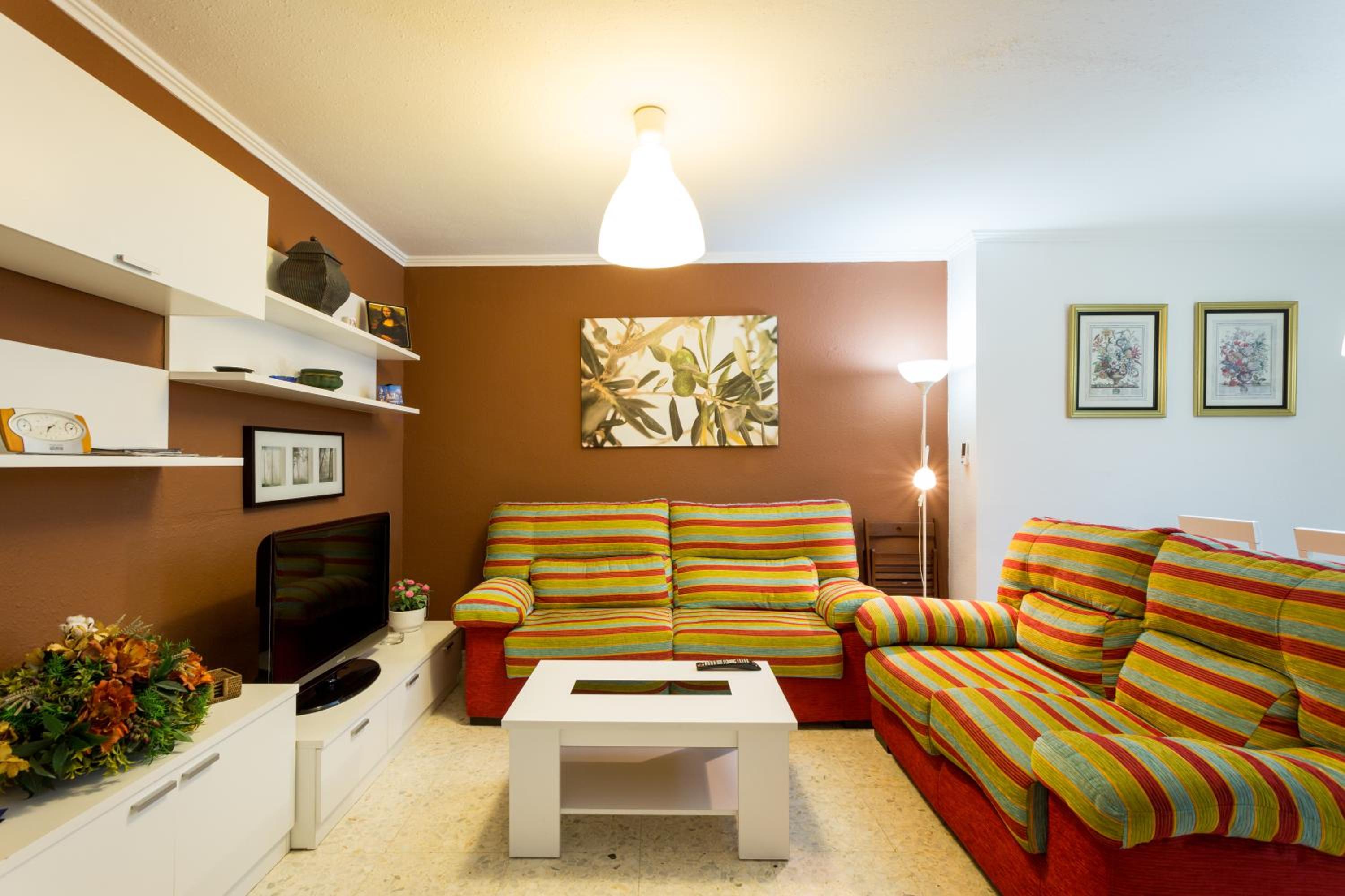 Holi-Rent Albareda view 3
