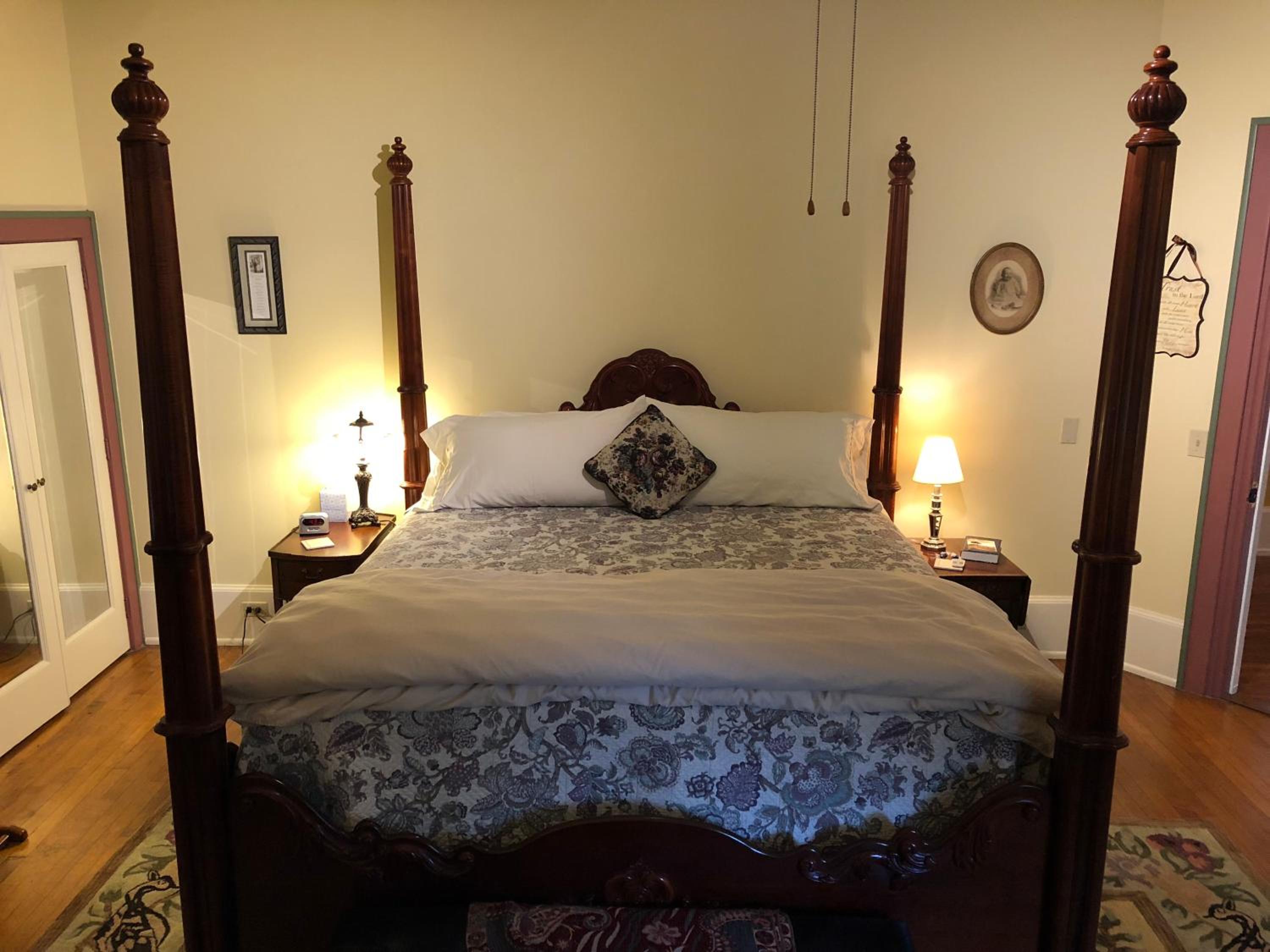 The Parsonage Inn B&B