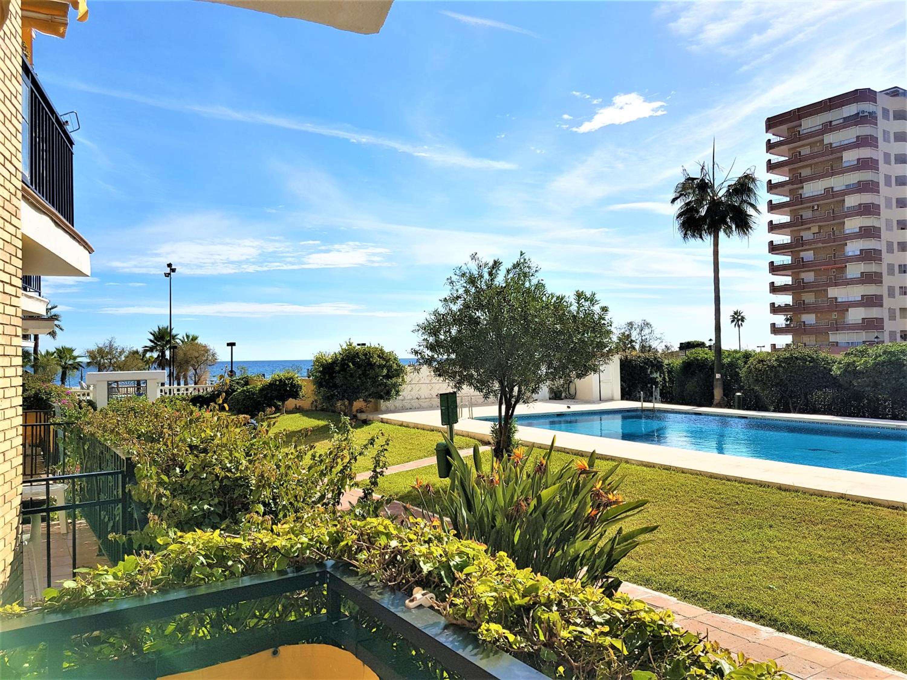 Fuengirola playa beachfront photo 1