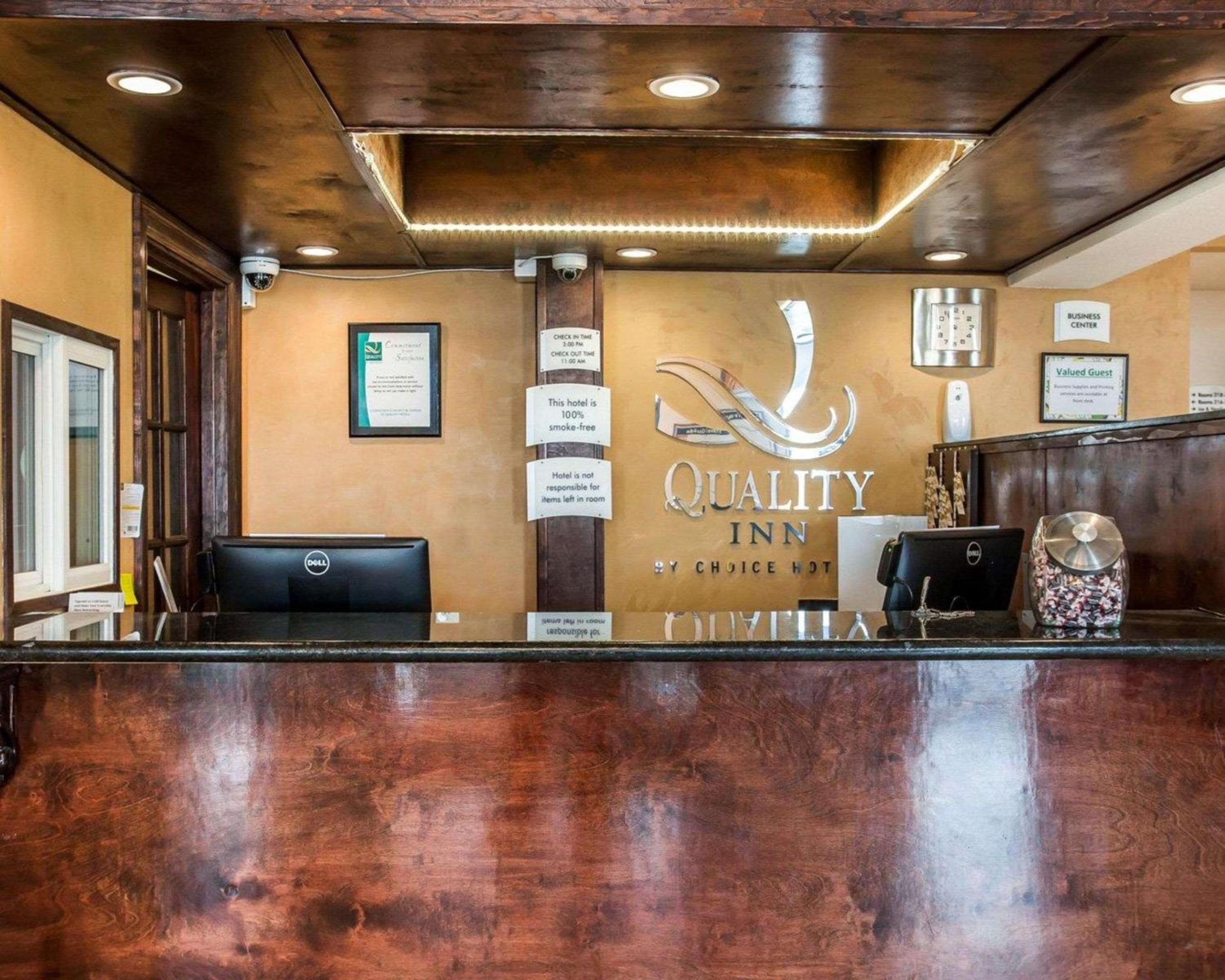 Lobby & Reception