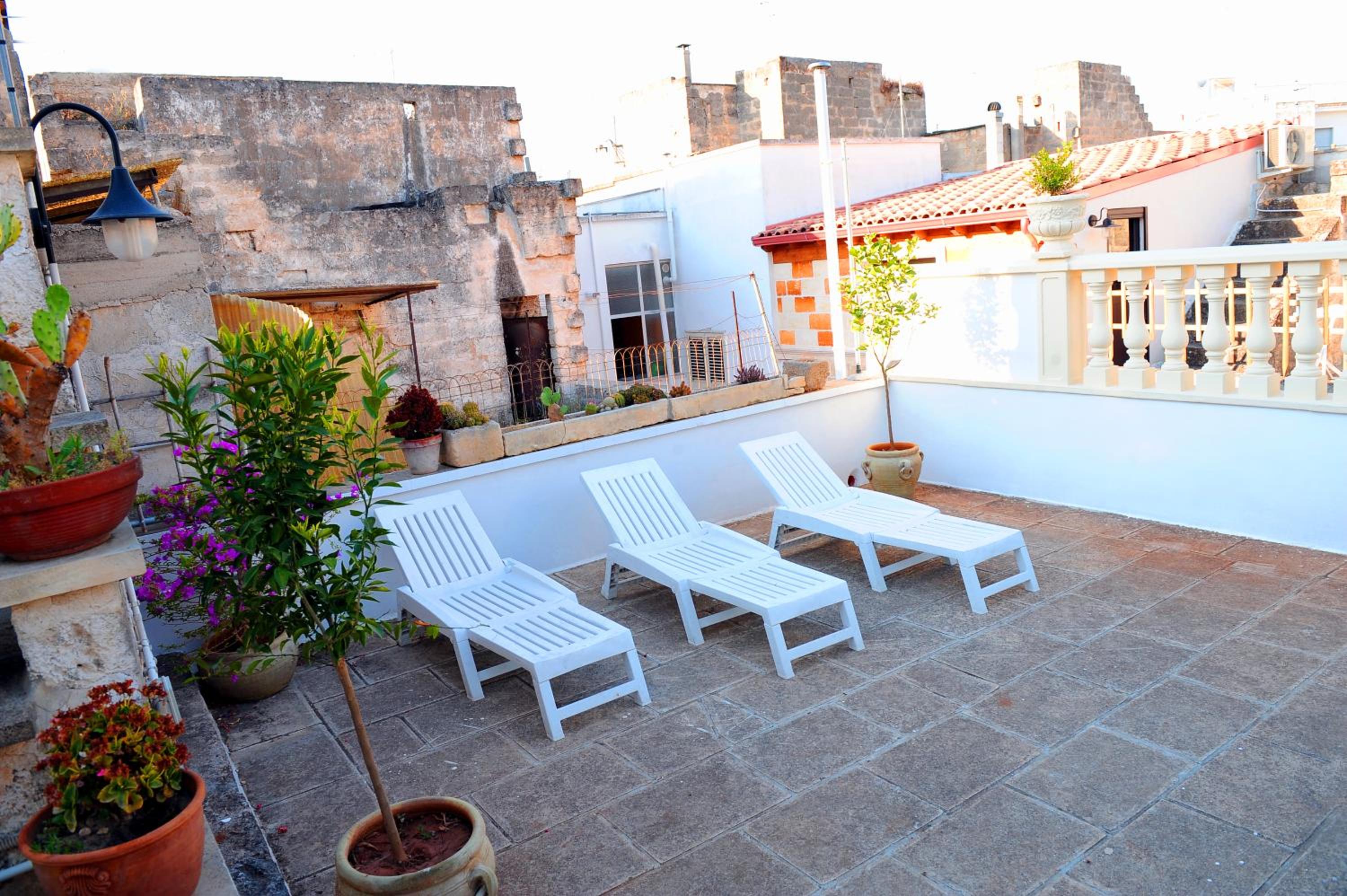 Exedra Holiday House