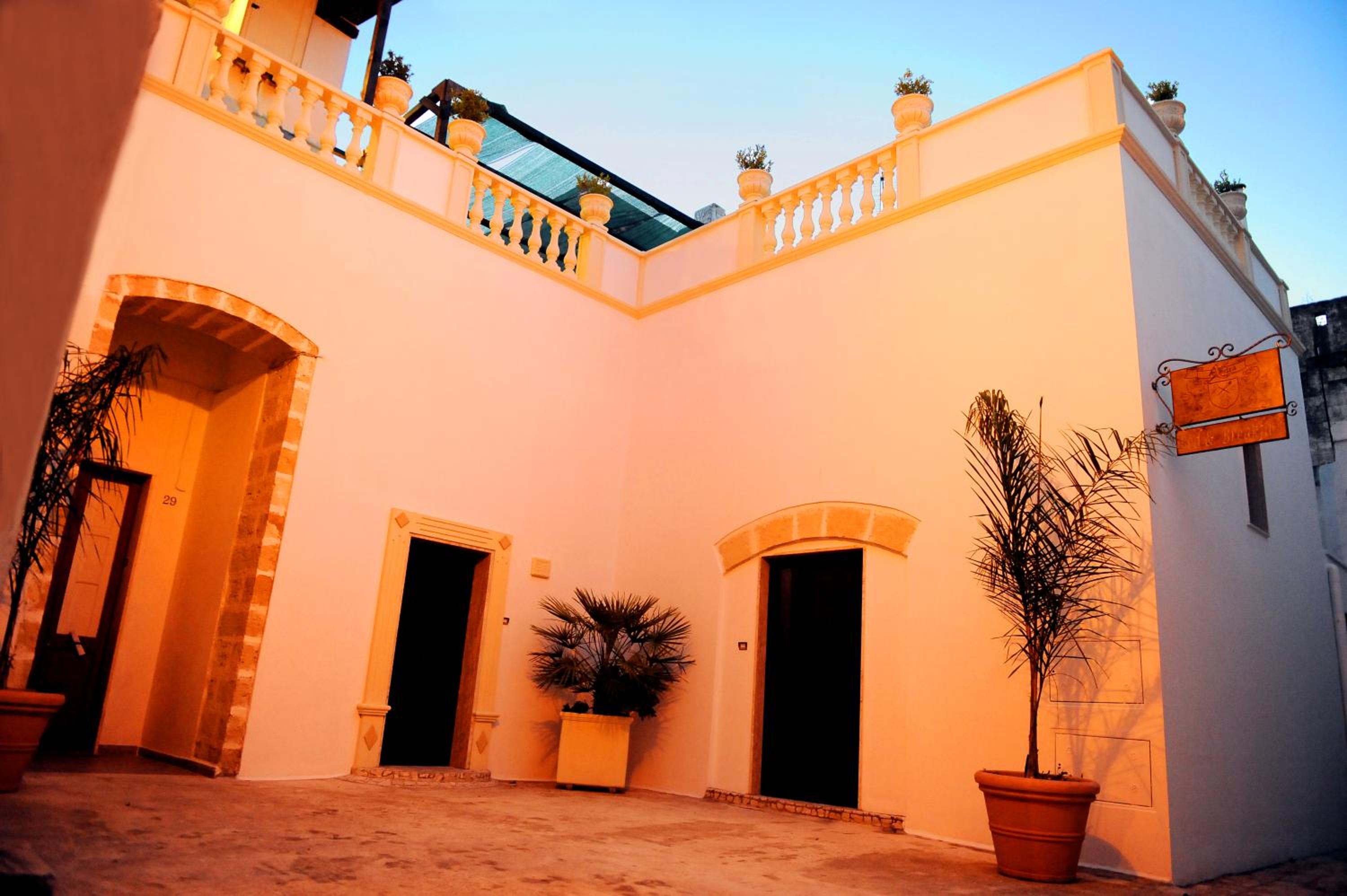 Exedra Holiday House