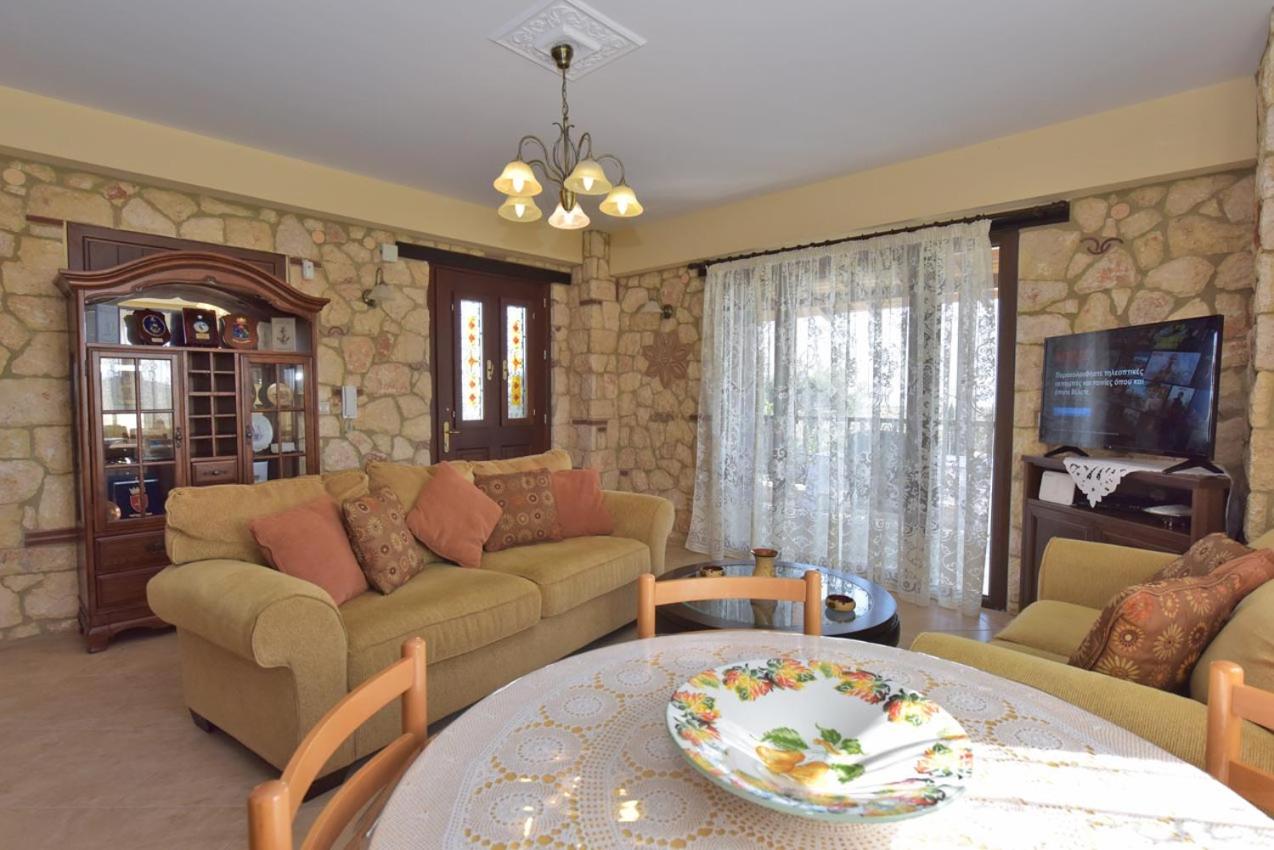 Captain's Villa Apartments view 4