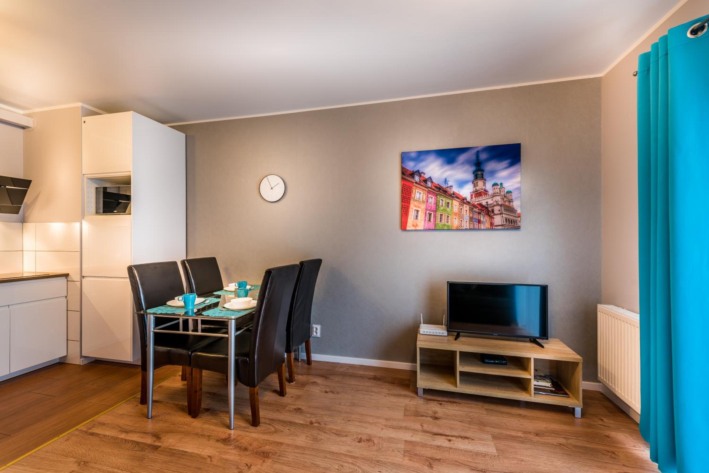 Apartament B&F Garbary Poznań Business & Family - Parking view 2