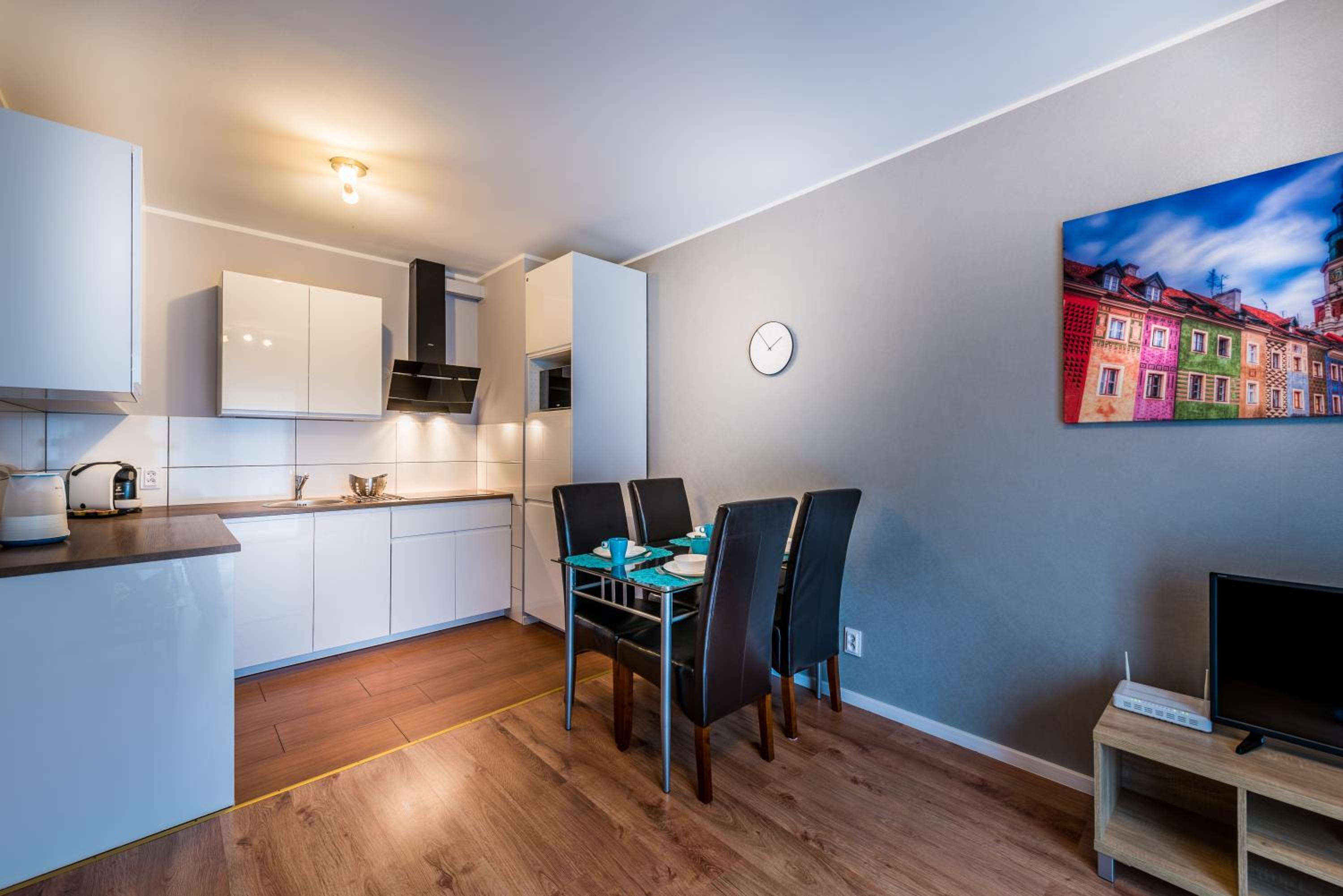 Apartament B&F Garbary Poznań Business & Family - Parking