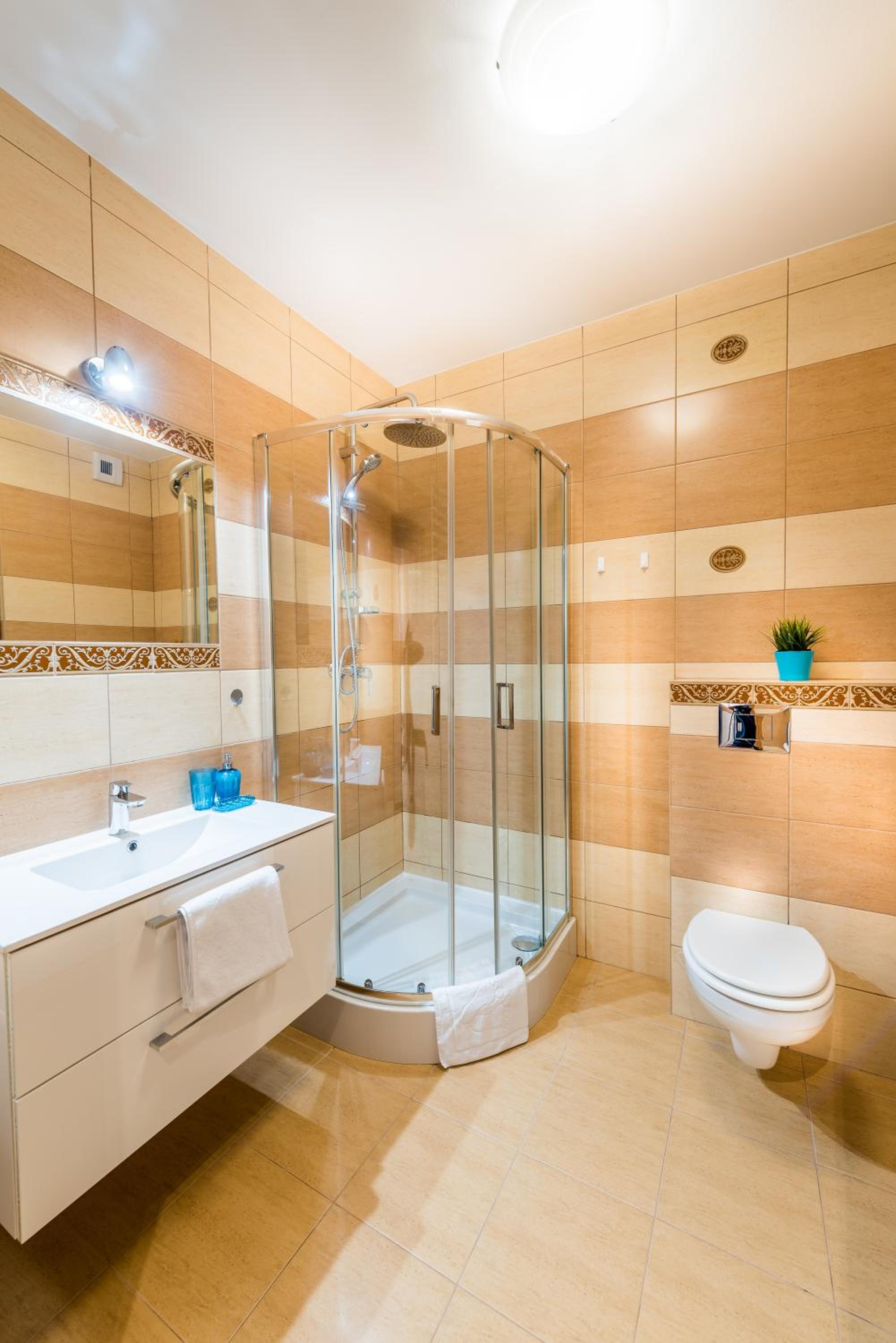 Apartament B&F Garbary Poznań Business & Family - Parking