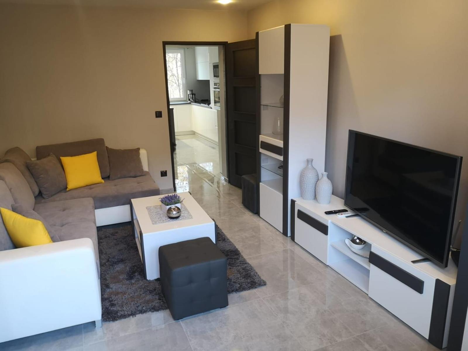 Park Apartment 216