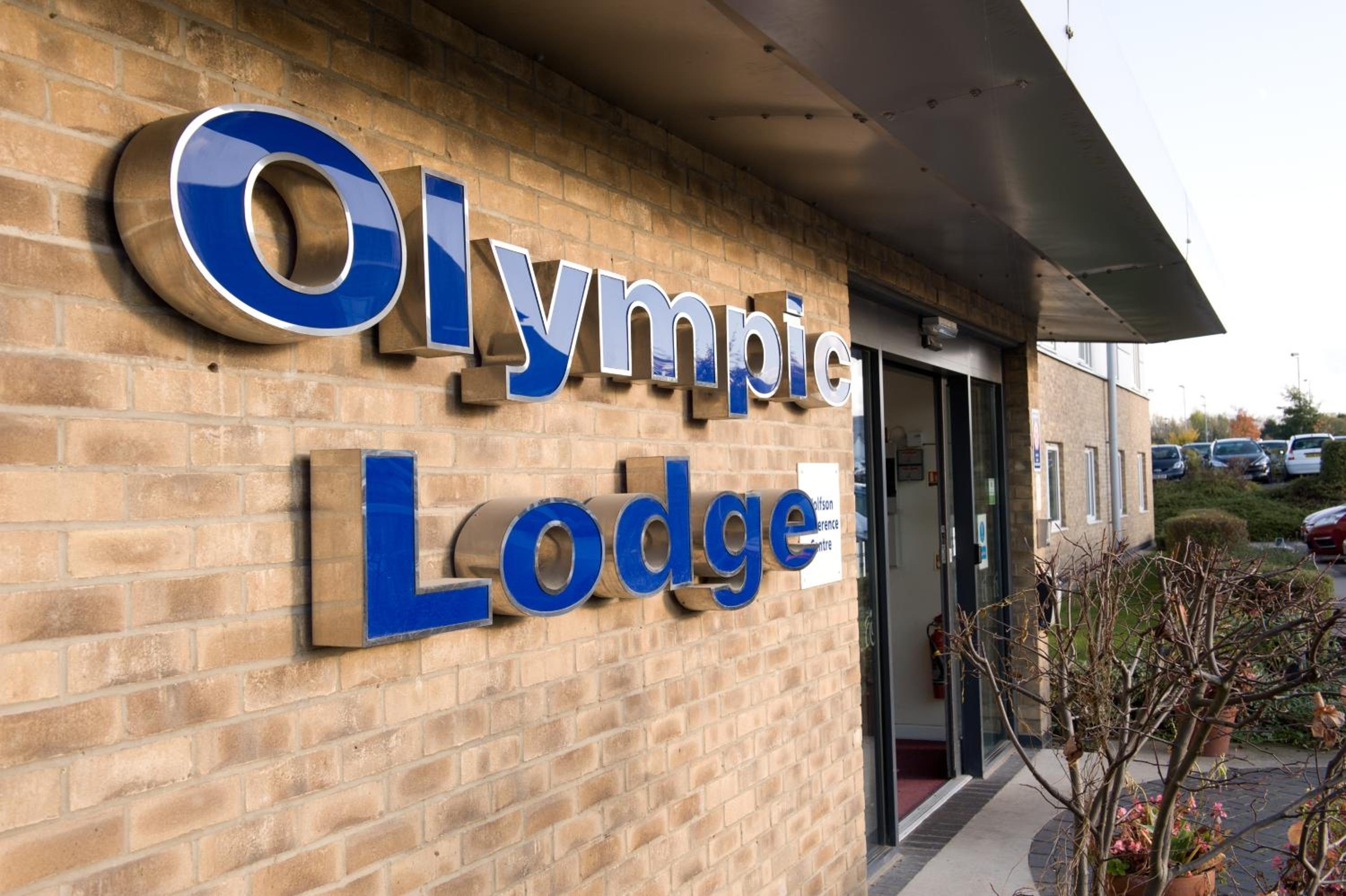 Aylesbury Vacations - The Olympic Lodge - Property Image 3