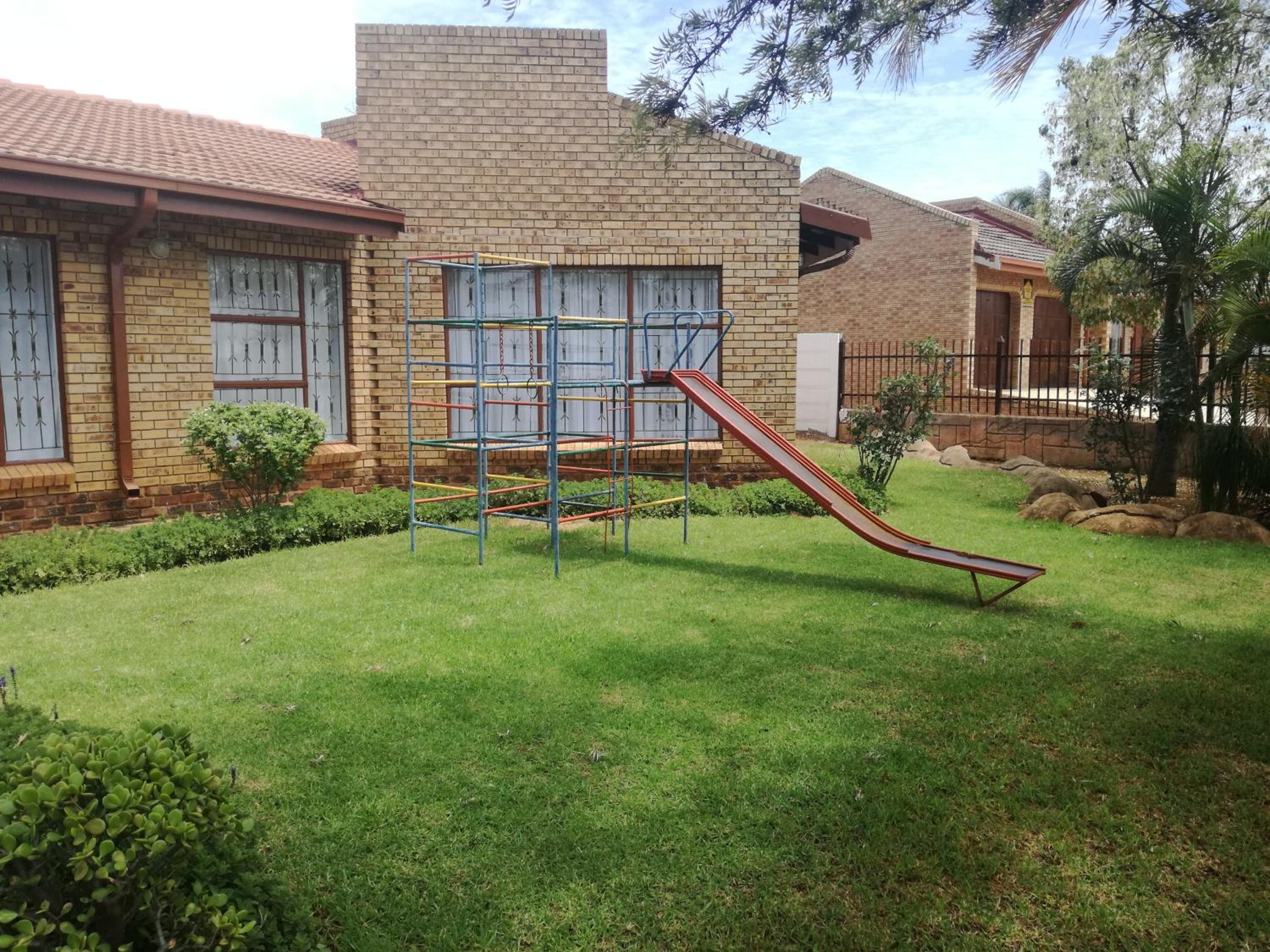 Lott's Place Guest House view 2