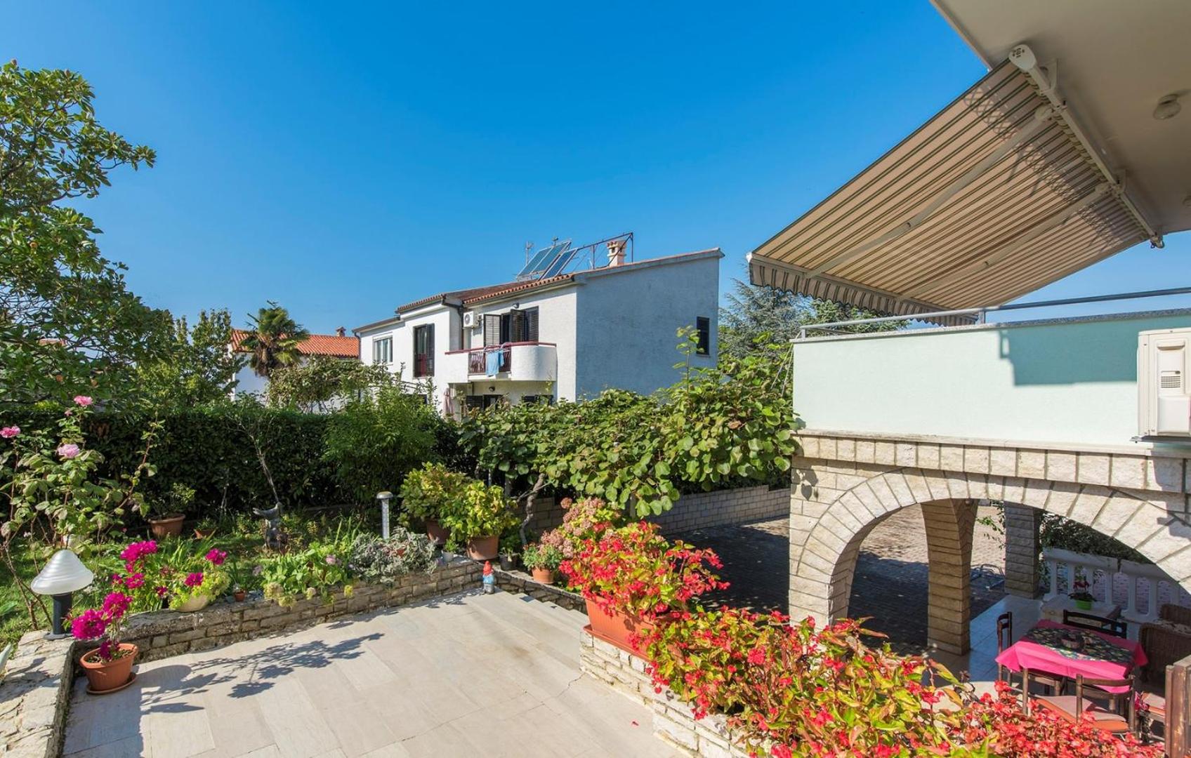 Apartment Complex Silvia