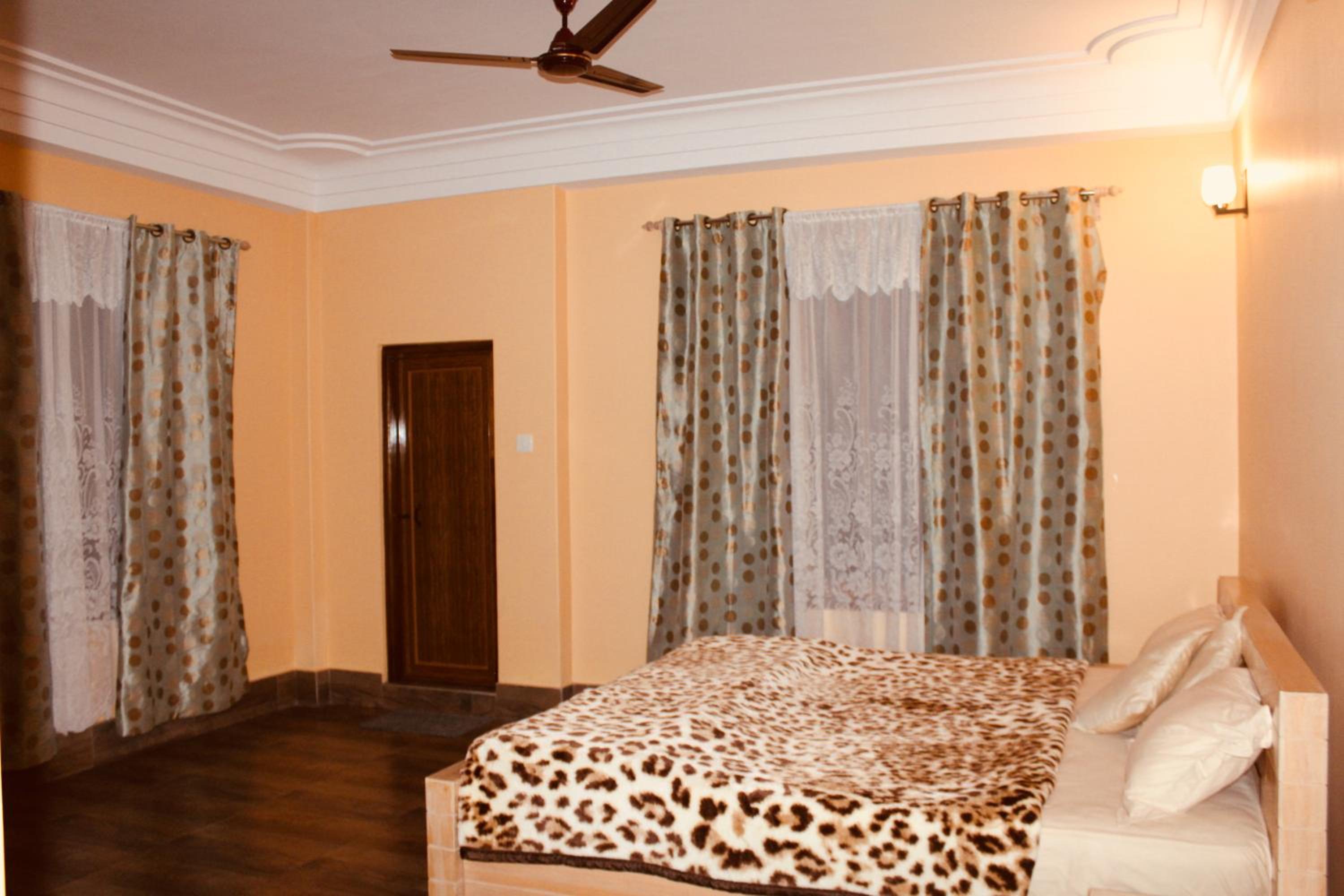 Denzong House
