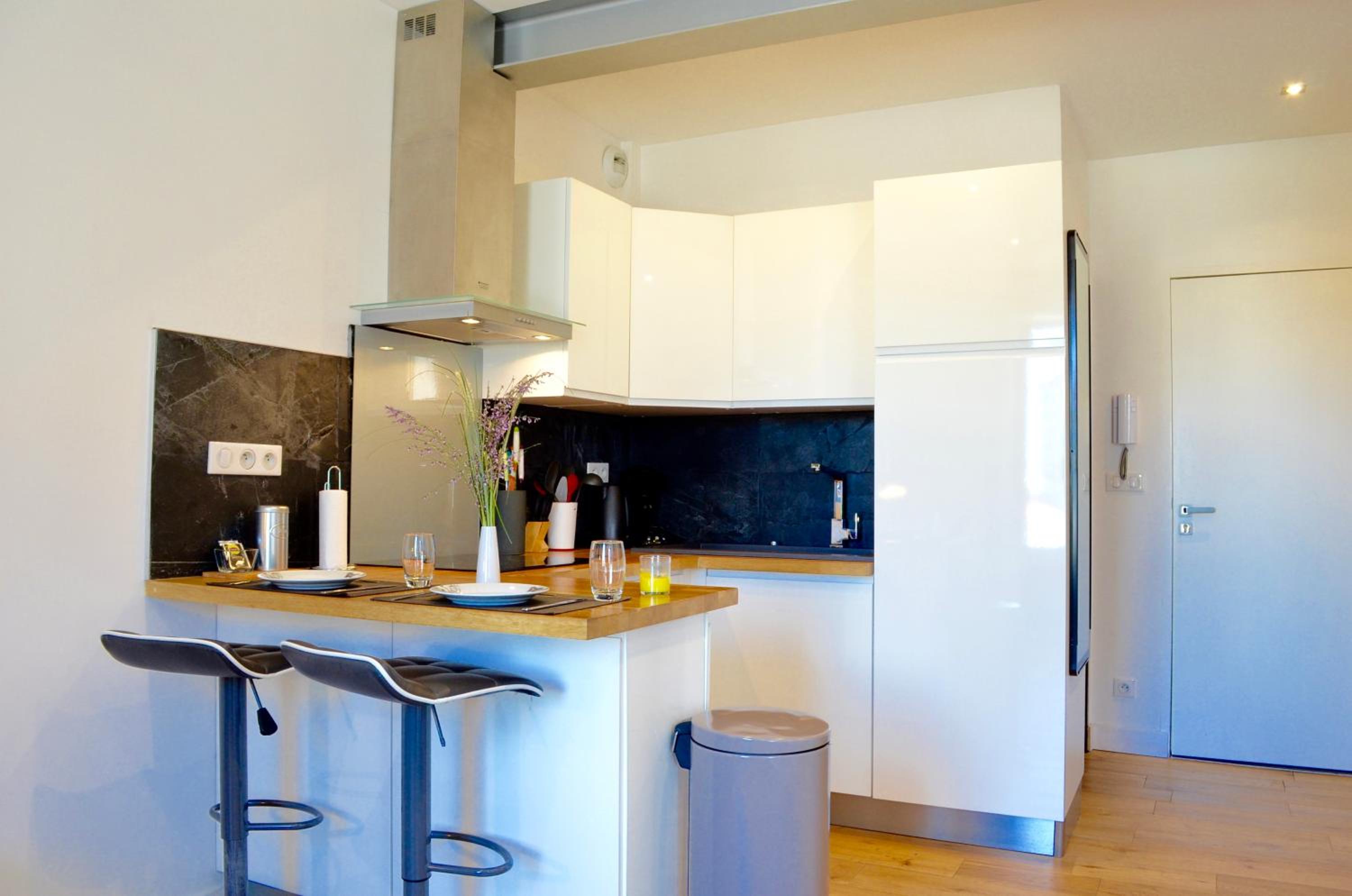 Studio Biarritz - rénové et moderne - au calme - centre ville - tout à pied