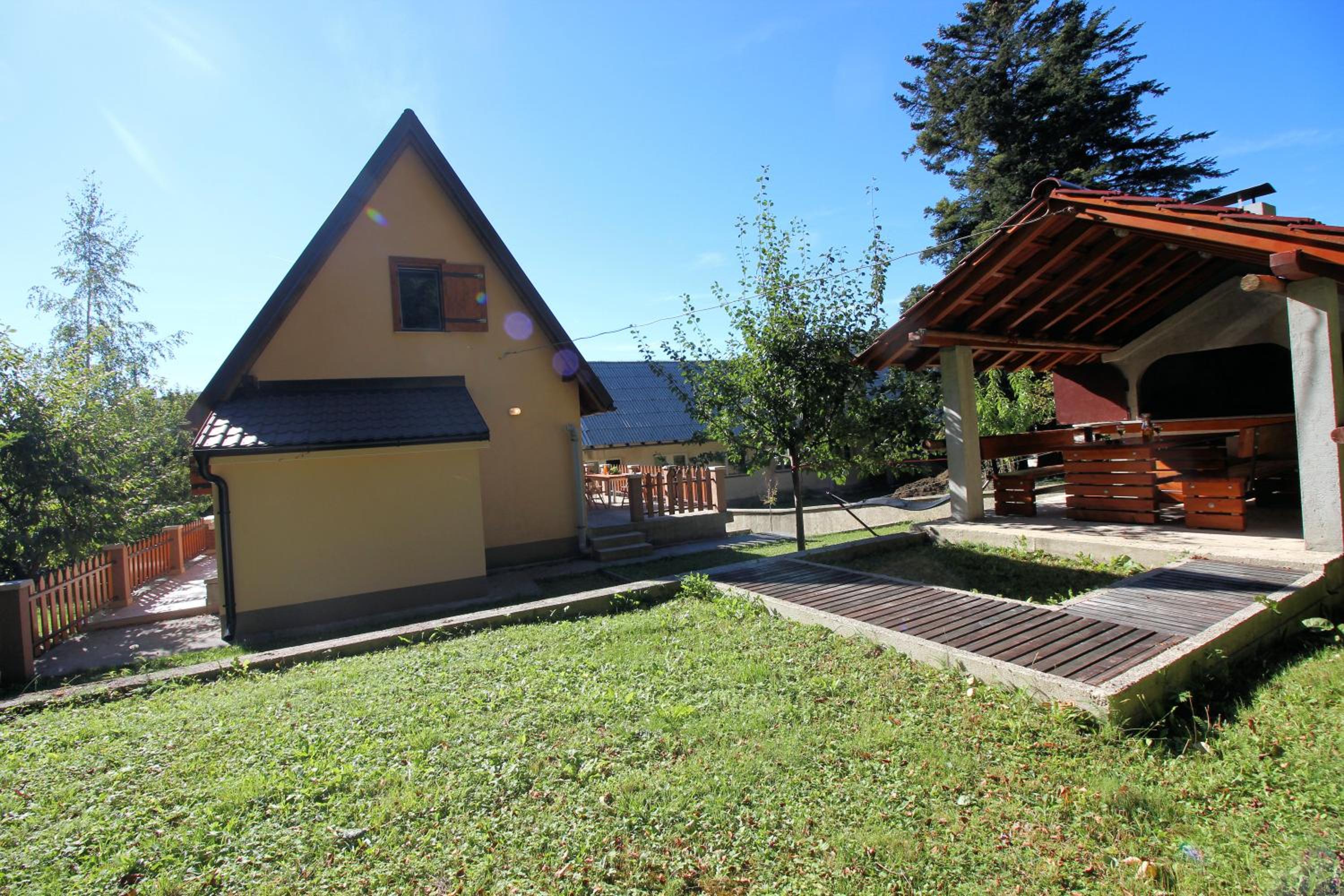 Photo 8