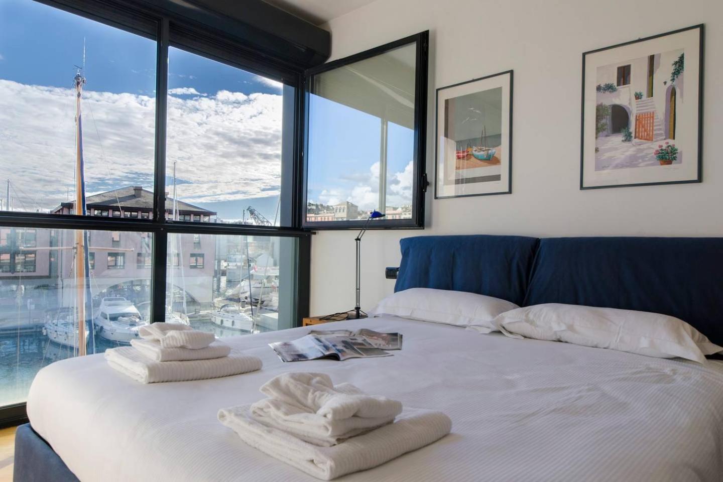 ALTIDO Exclusive Seaview Flat for 4, in central Genoa photo 3