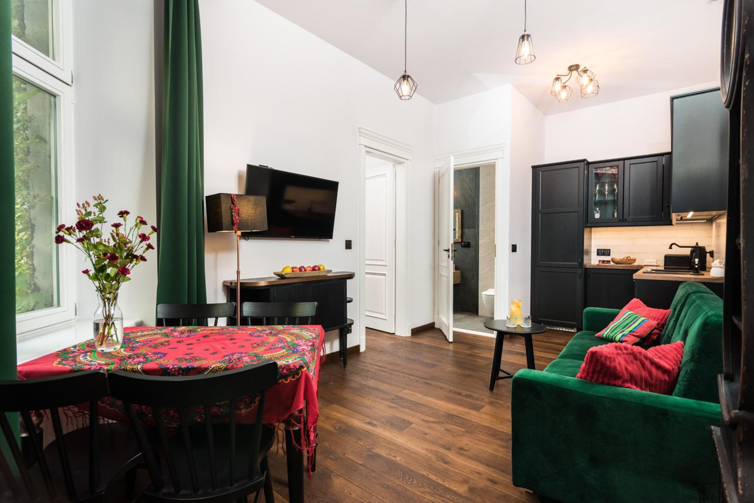 Wooden Horse - New Apartment - Old Town view 4