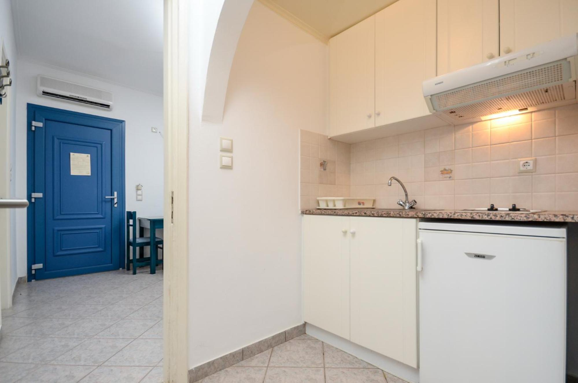 Polemis Studios & Apartments