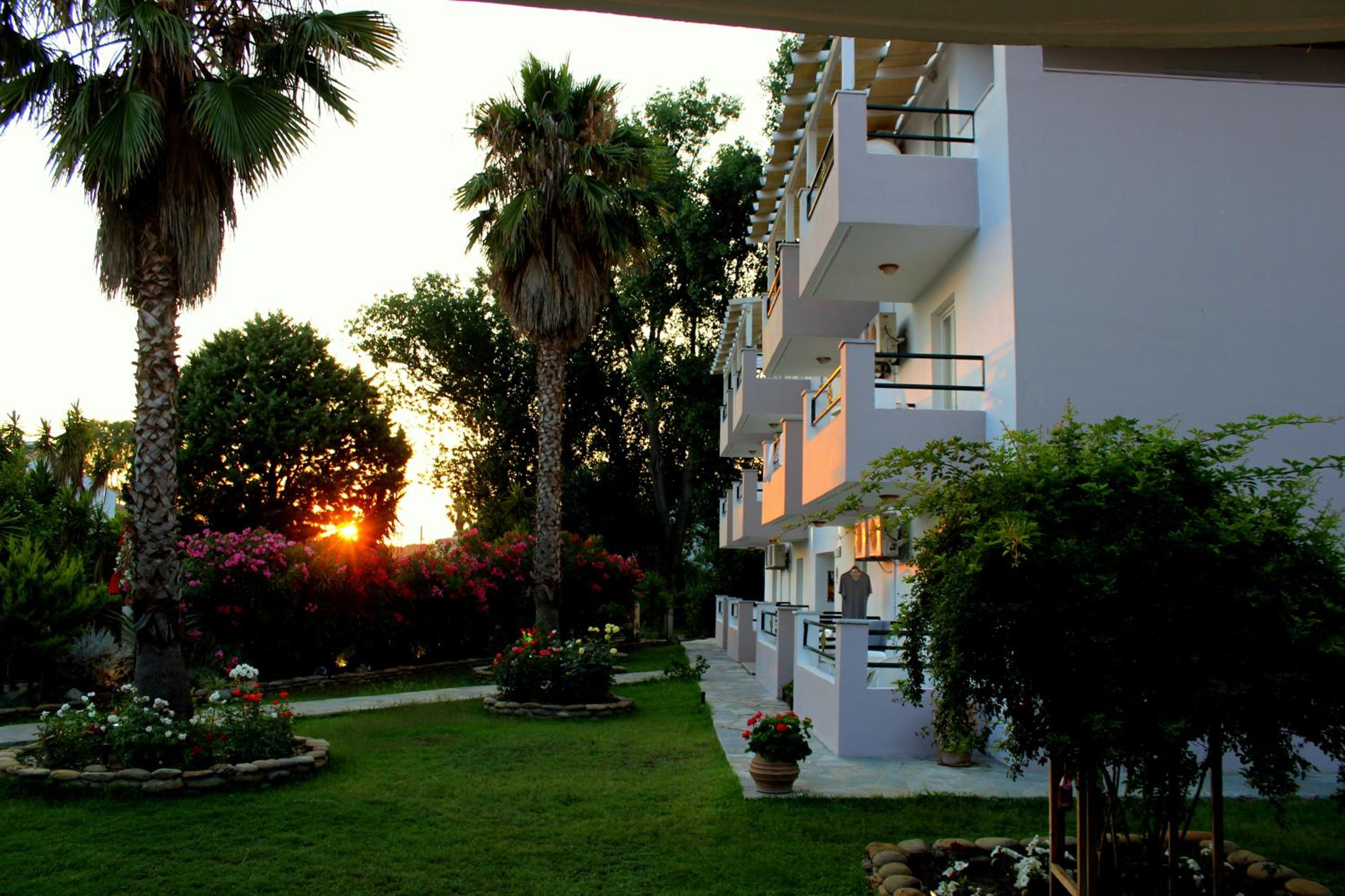 Cavos Beach House